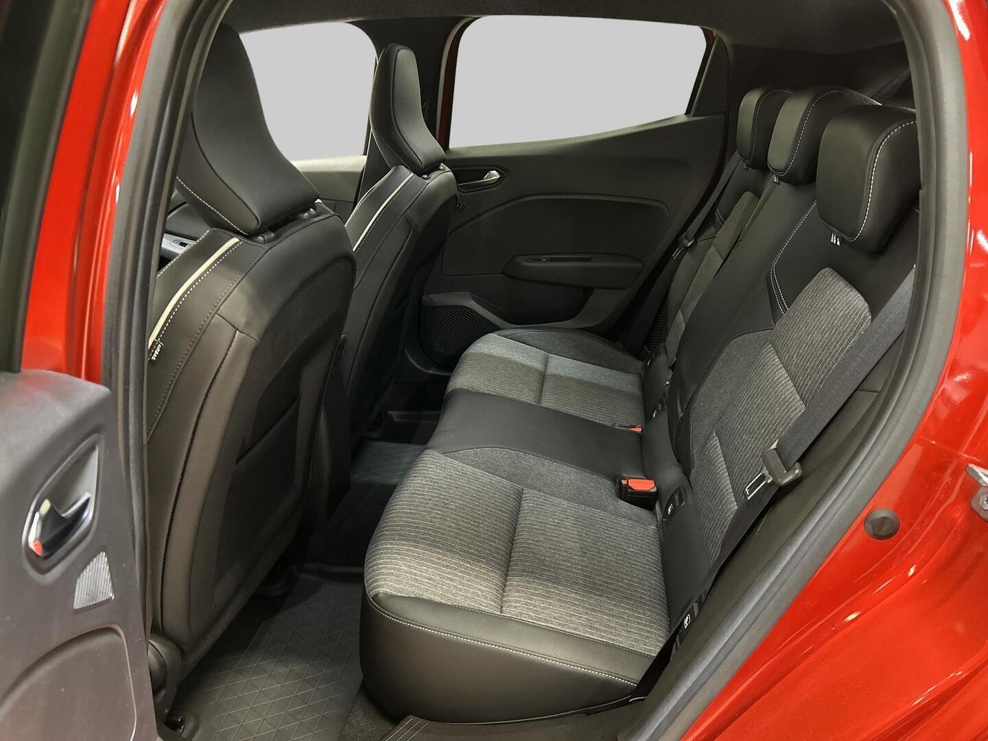 MITSUBISHI Colt 2024