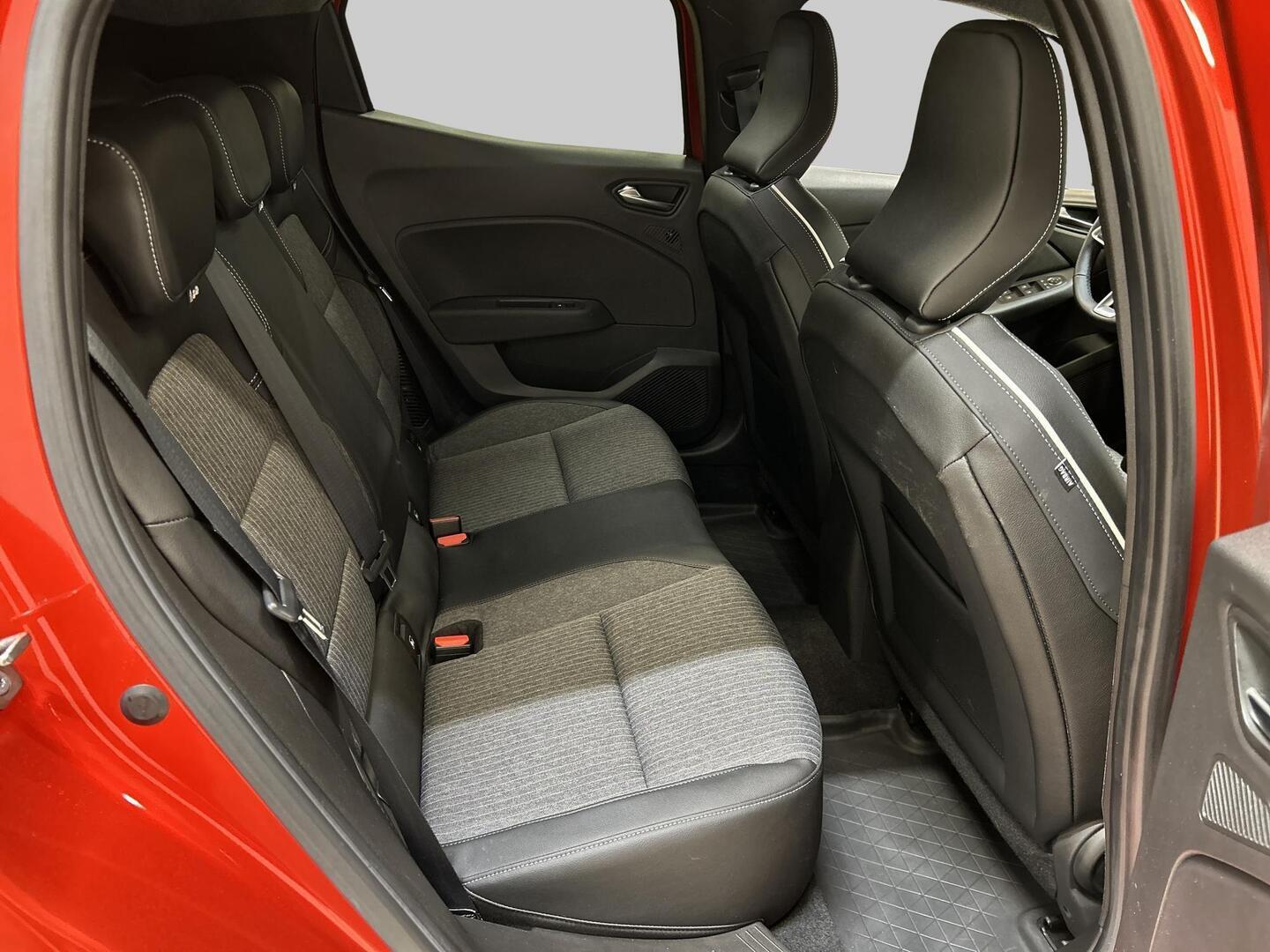 MITSUBISHI Colt 2024