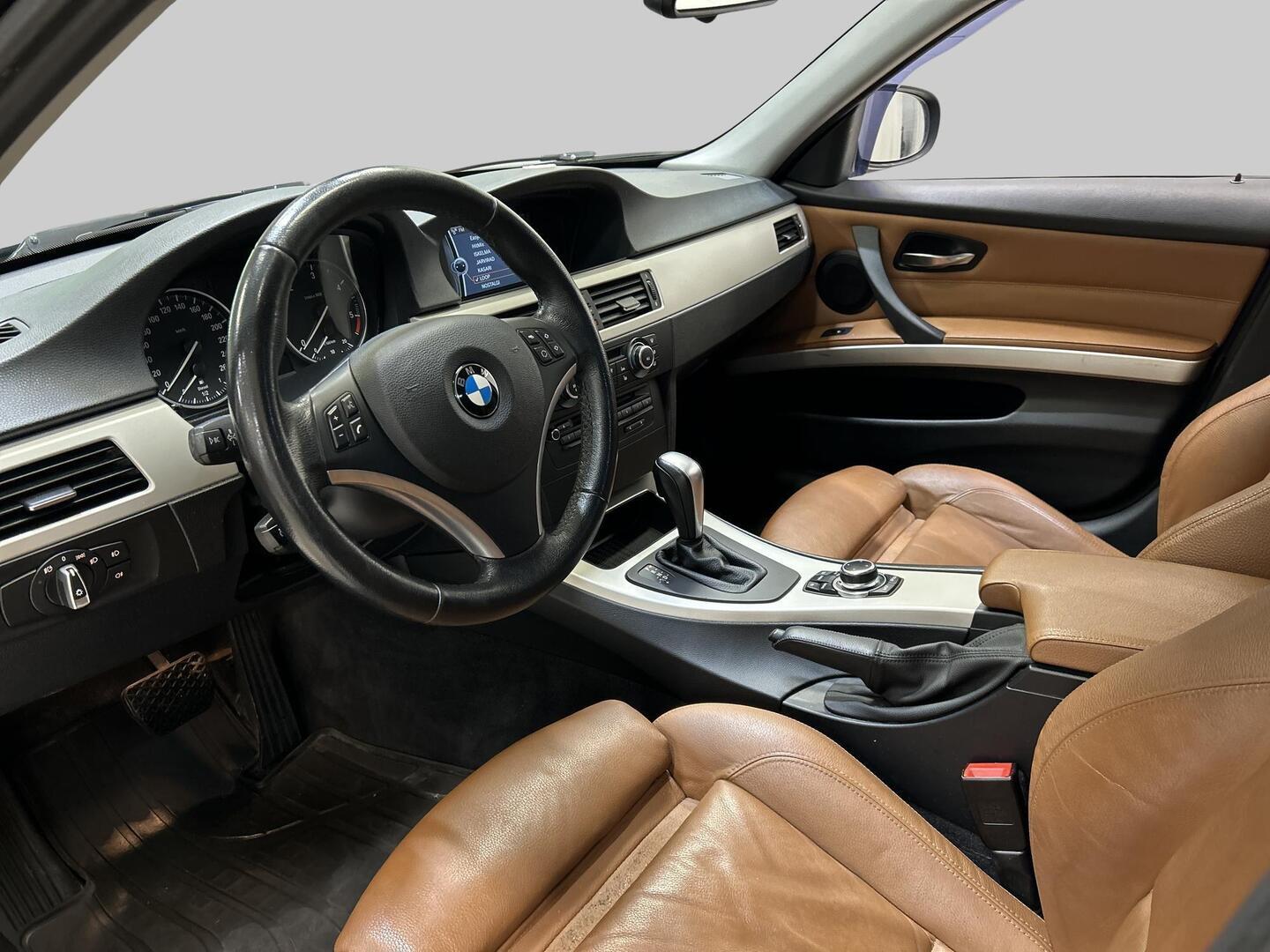 BMW 318 2012
