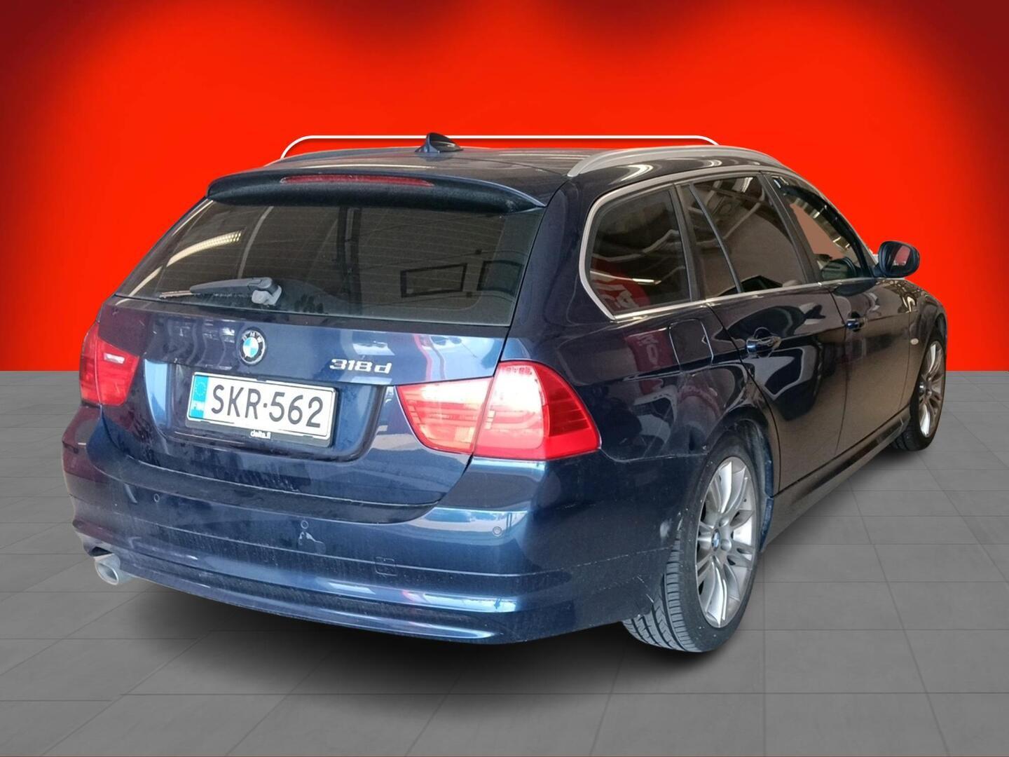 BMW 318 2012