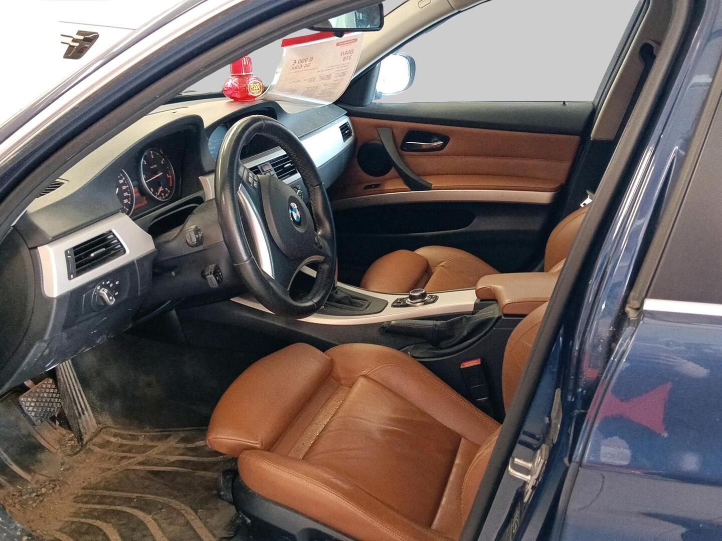 BMW 318 2012