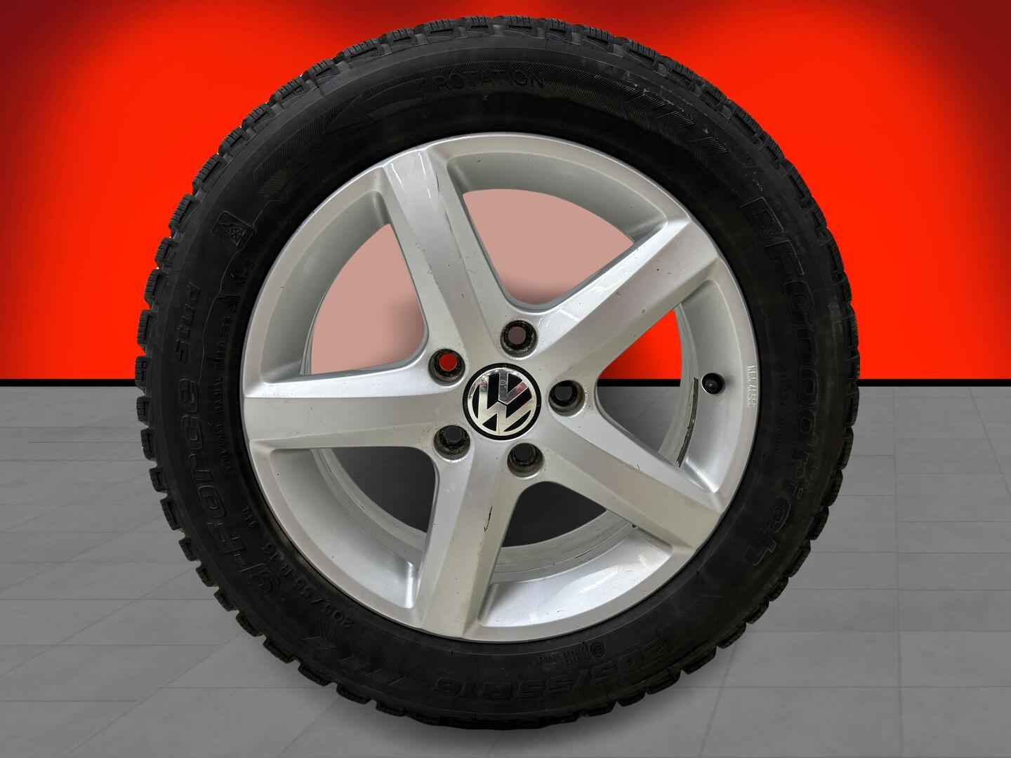 VOLKSWAGEN Touran 2013