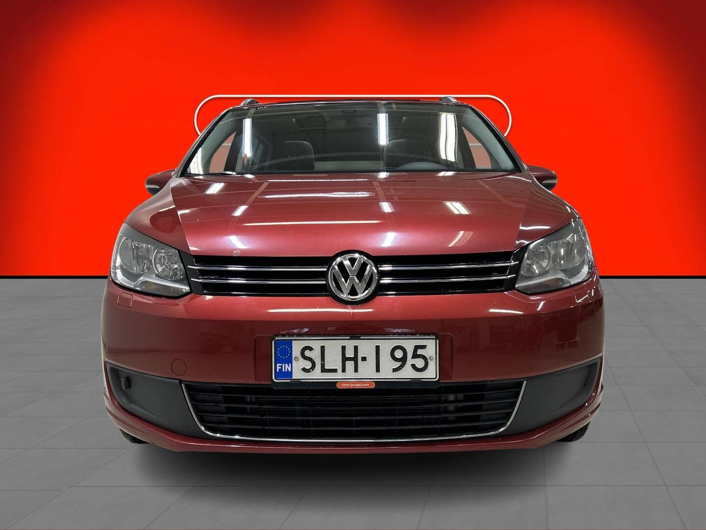 VOLKSWAGEN Touran 2013