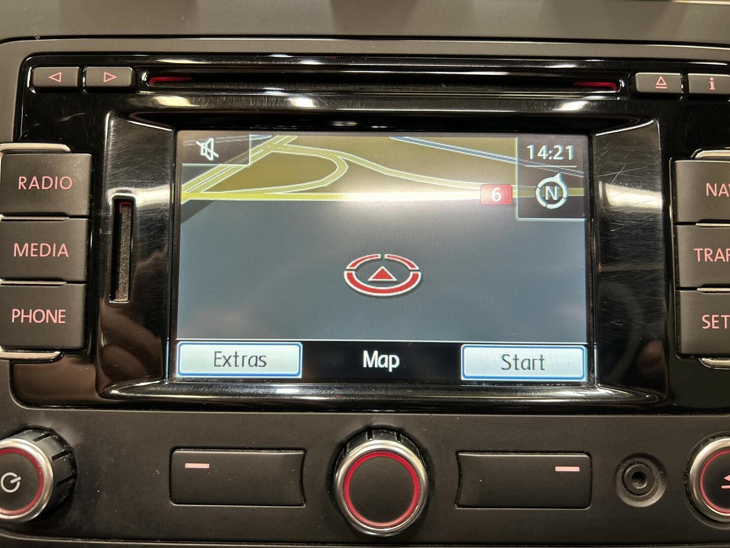 VOLKSWAGEN Touran 2013
