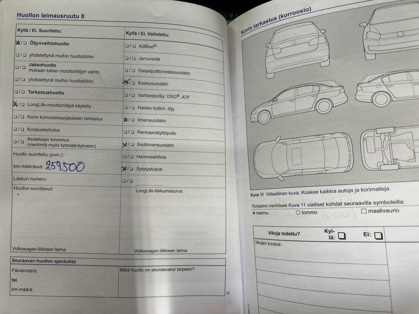 VOLKSWAGEN Touran 2013