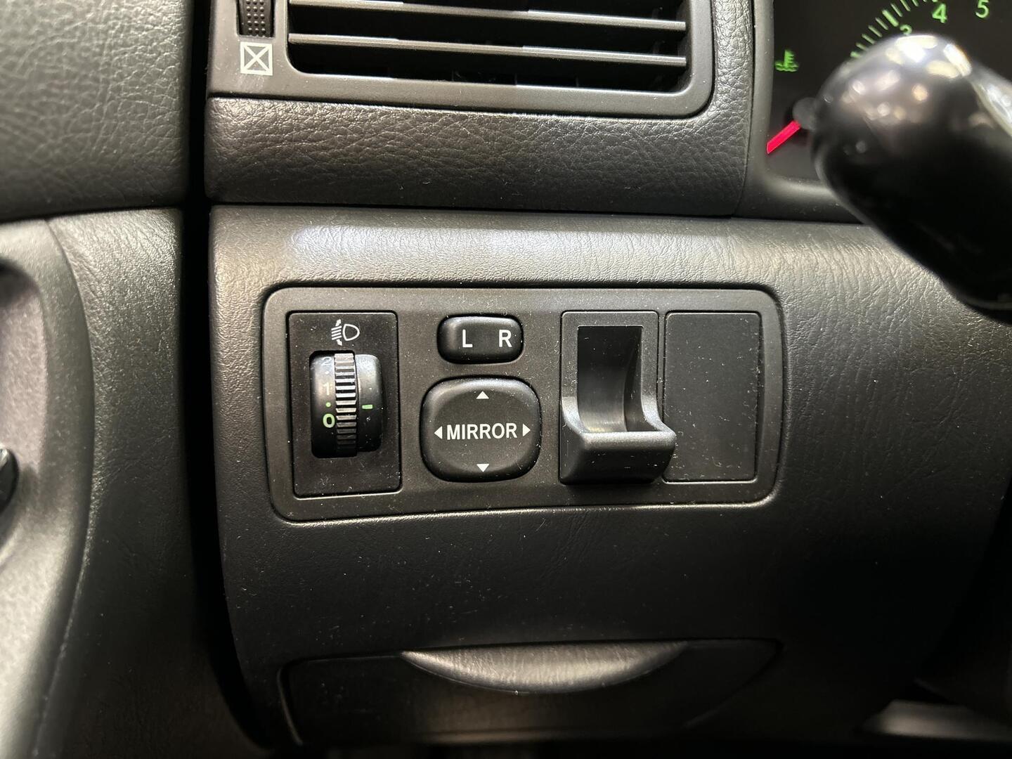 TOYOTA Corolla 2003