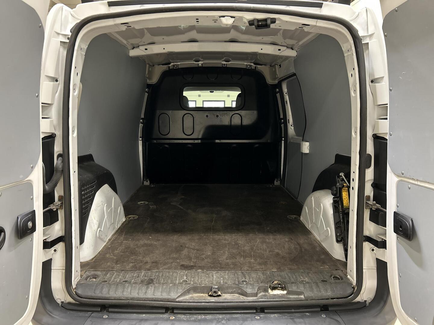 MERCEDES-BENZ Citan 2013