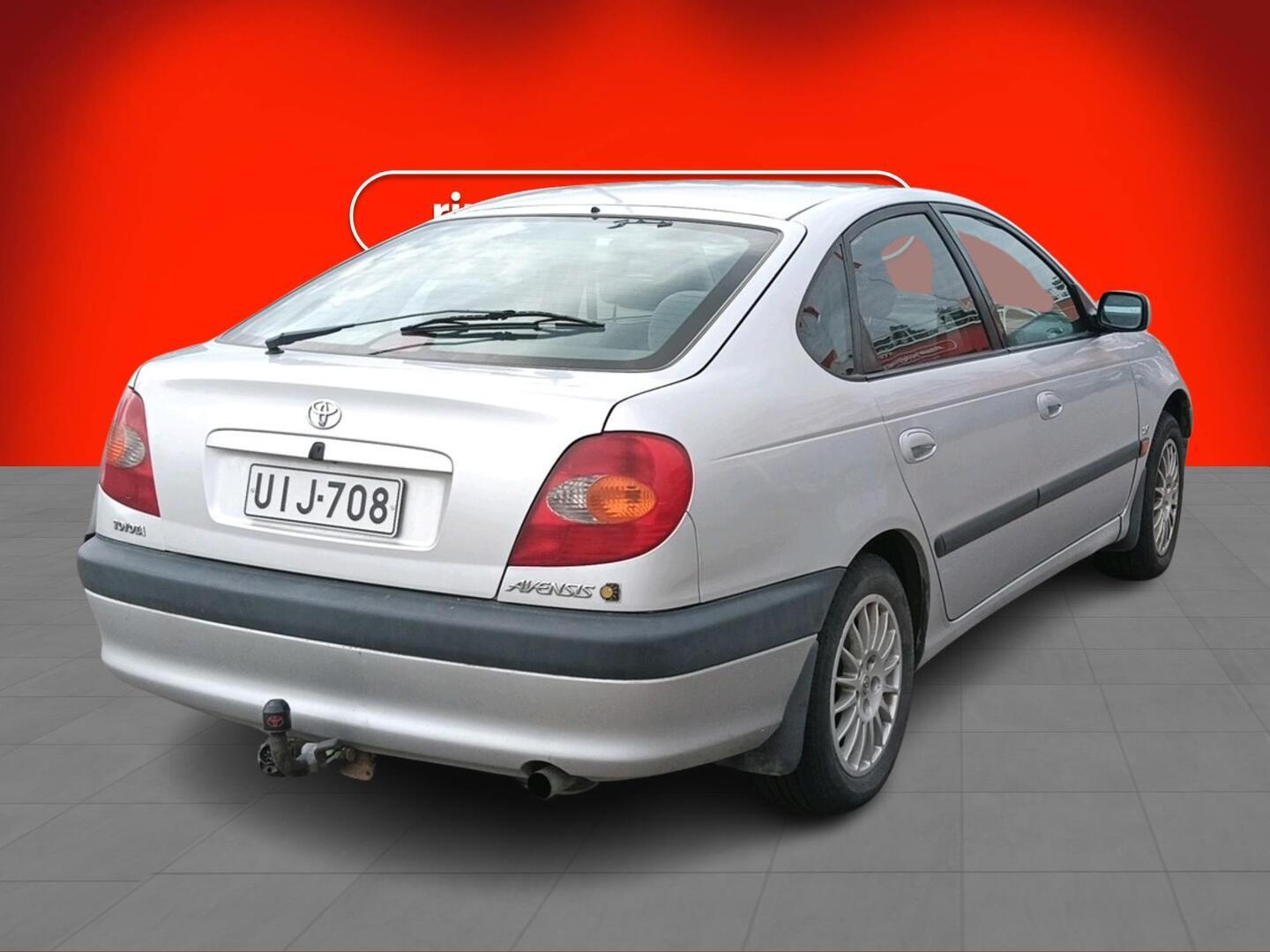 TOYOTA Avensis 1999