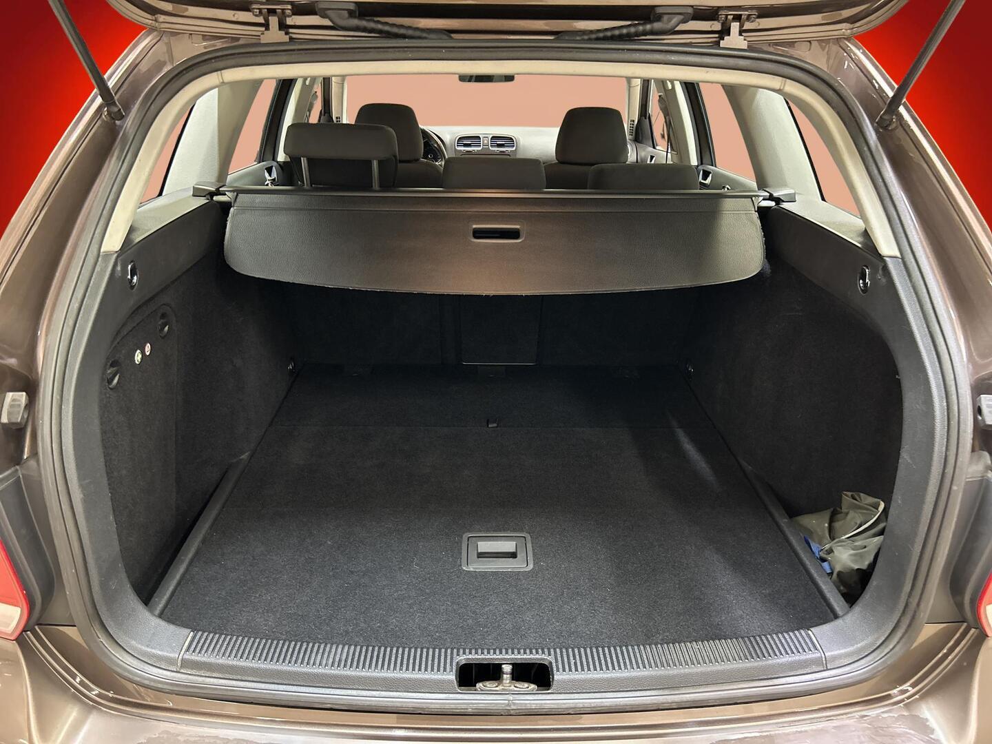 VOLKSWAGEN Golf 2012