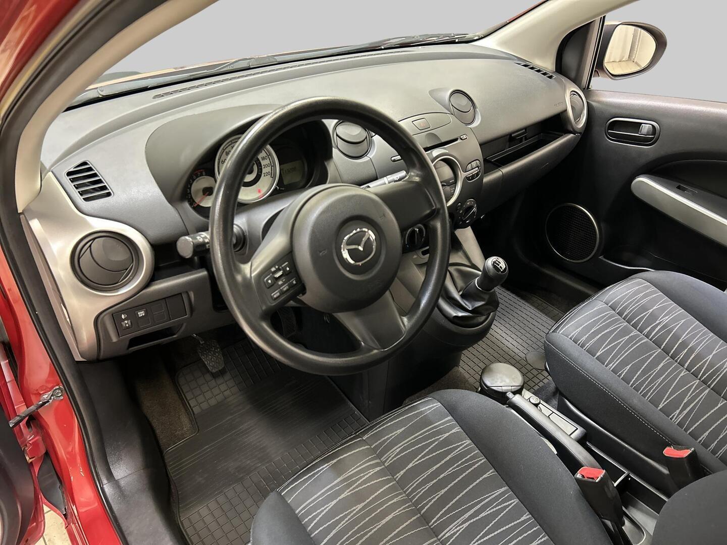 MAZDA 2 2008