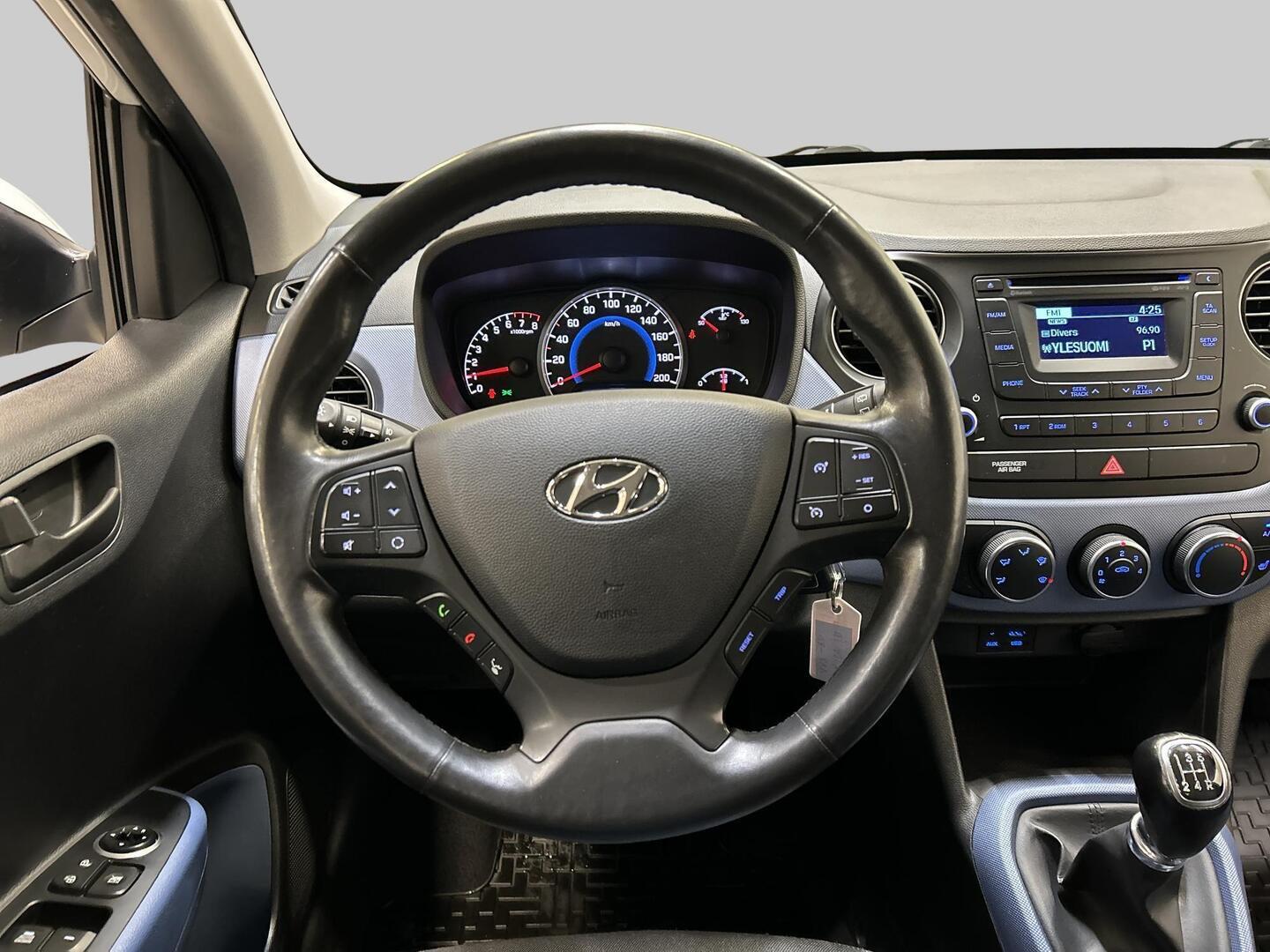 HYUNDAI i10 2015