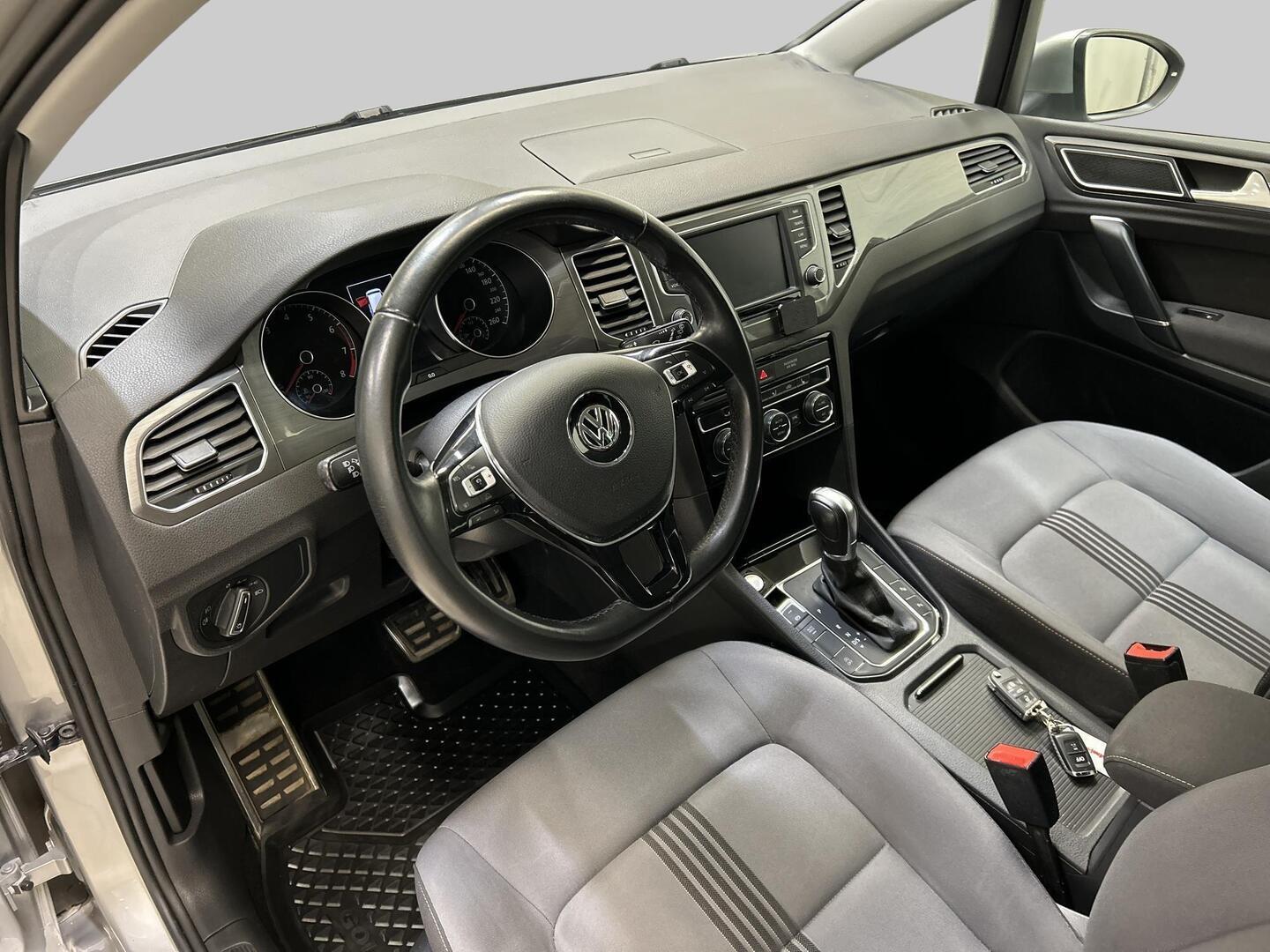 VOLKSWAGEN Golf Sportsvan 2016