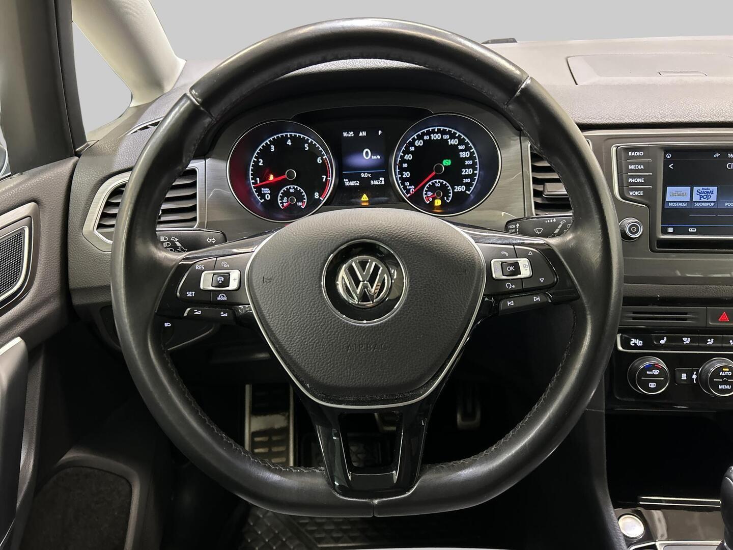 VOLKSWAGEN Golf Sportsvan 2016