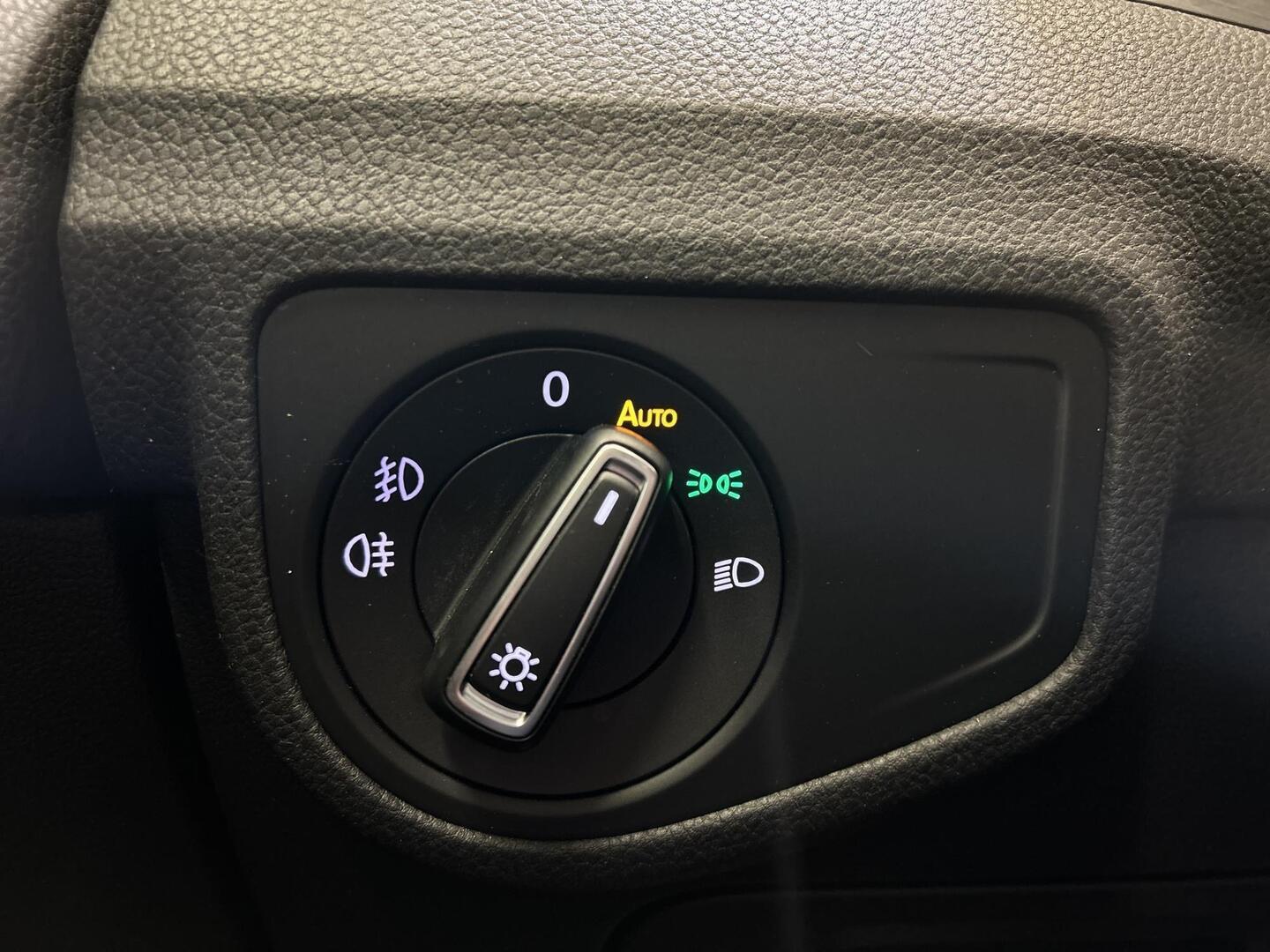 VOLKSWAGEN Golf Sportsvan 2016