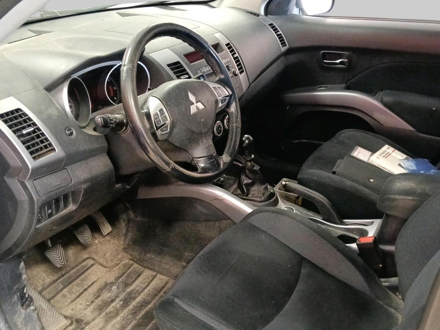 MITSUBISHI Outlander 2009
