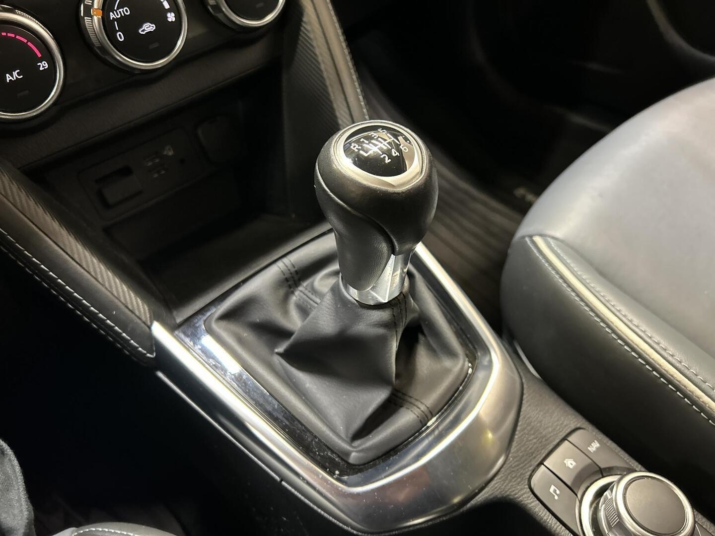 MAZDA 2 2020
