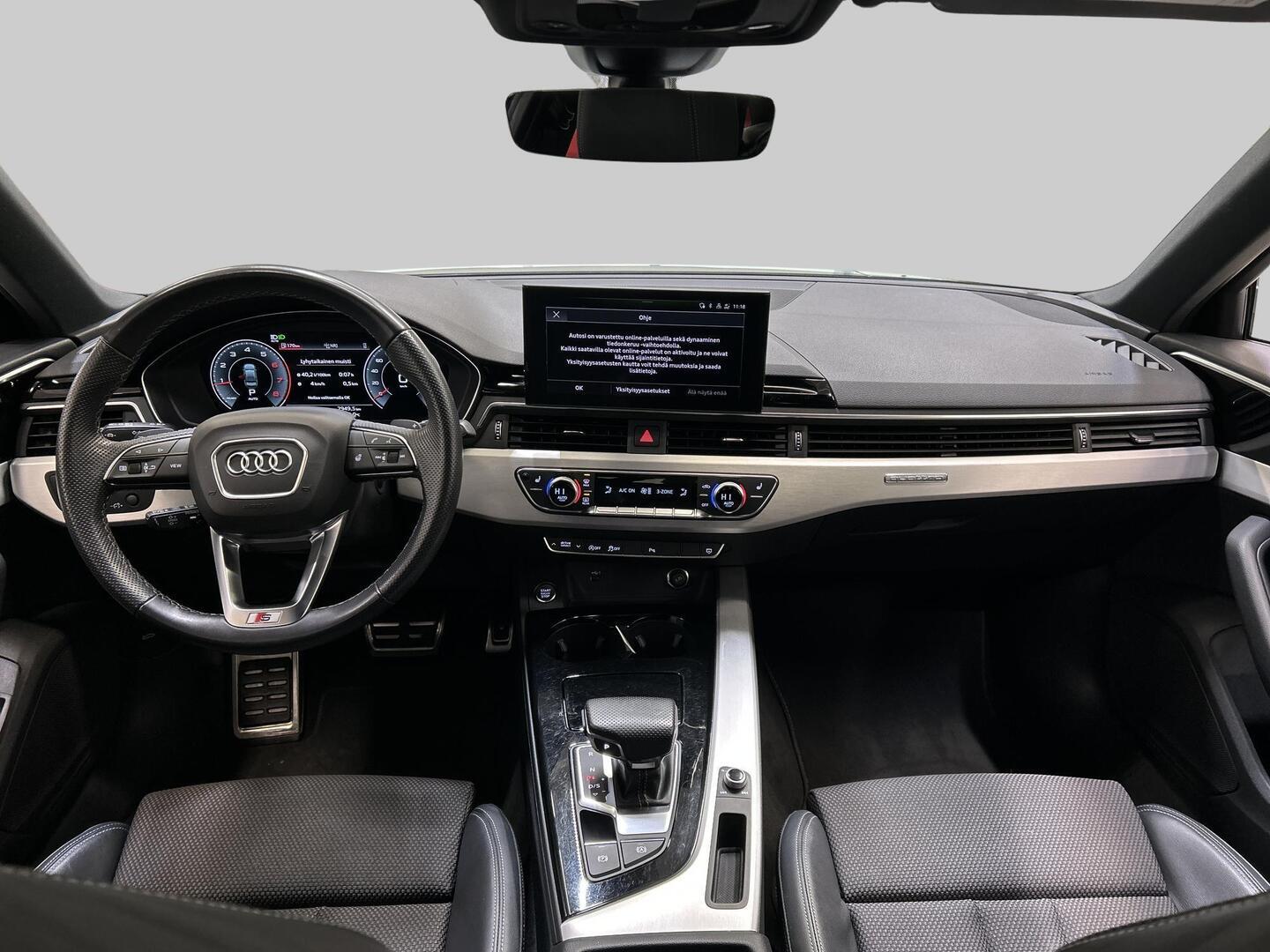 AUDI A4 2023