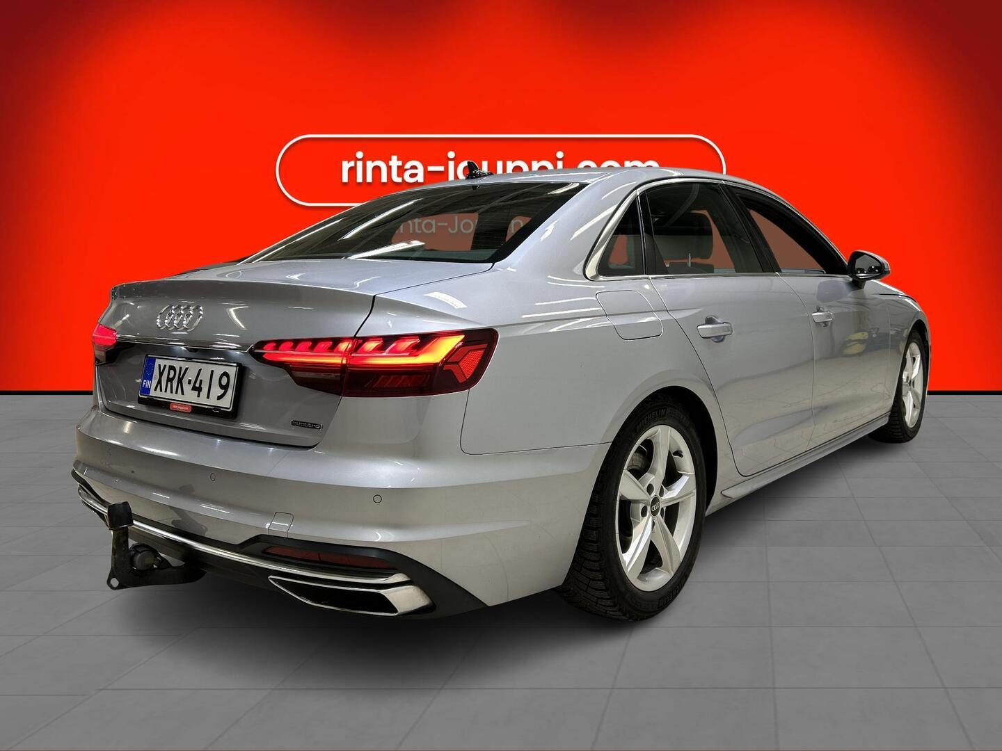 AUDI A4 2023