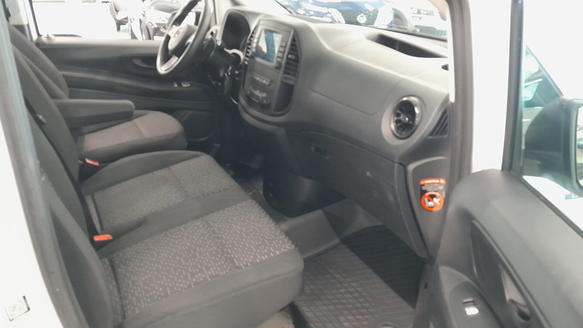 MERCEDES-BENZ Vito 2023