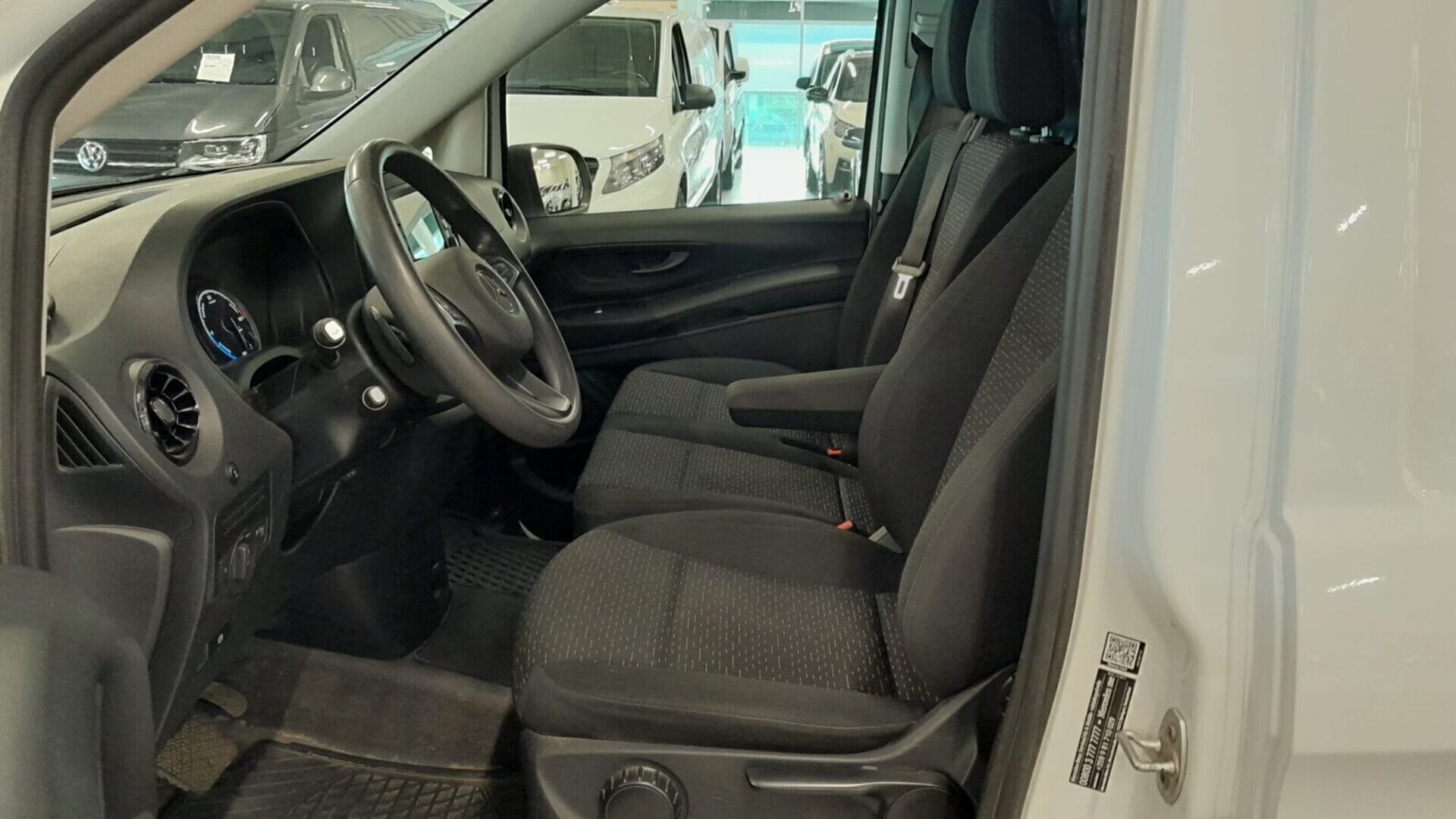 MERCEDES-BENZ Vito 2023