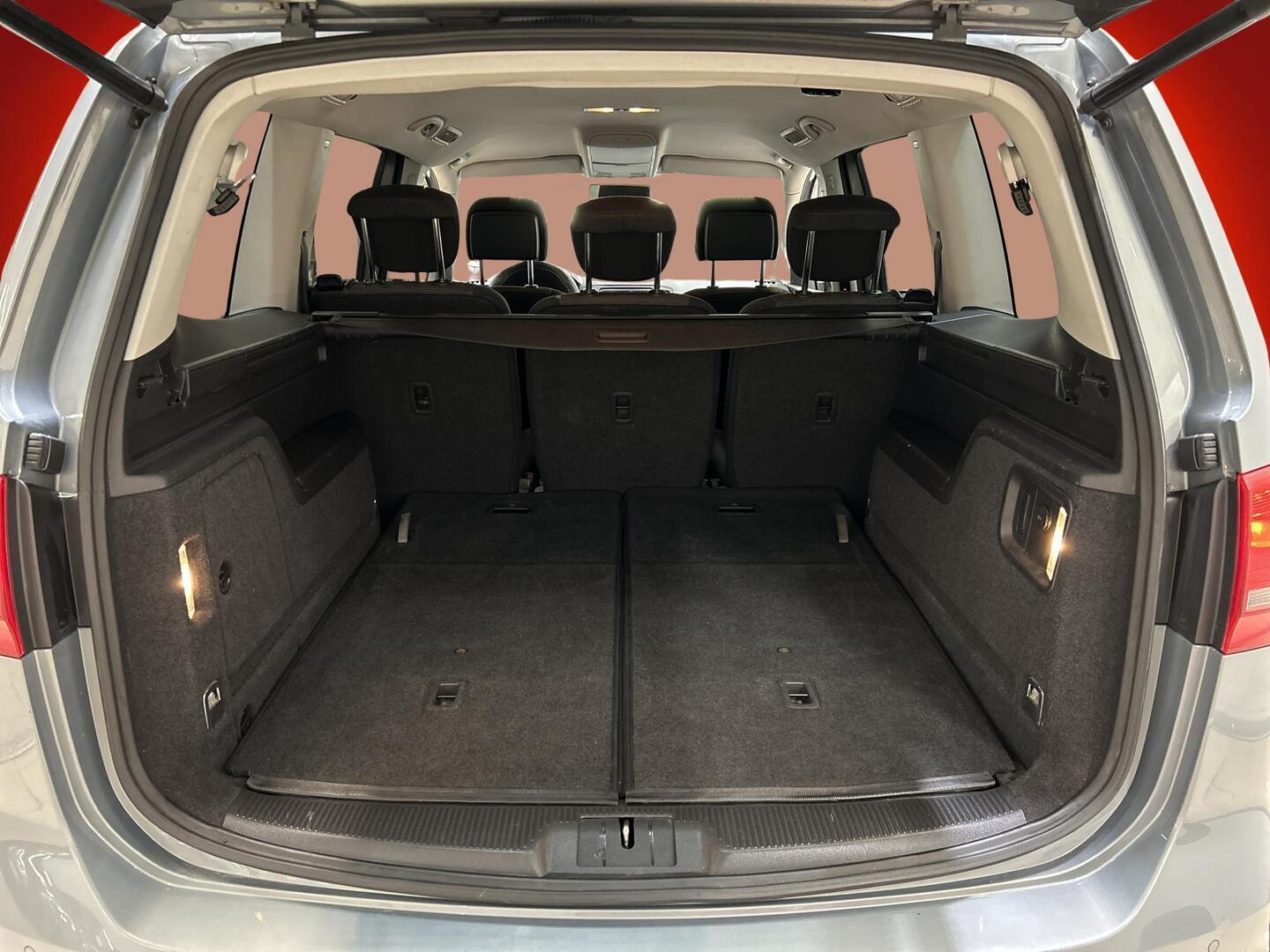 VOLKSWAGEN Sharan 2012