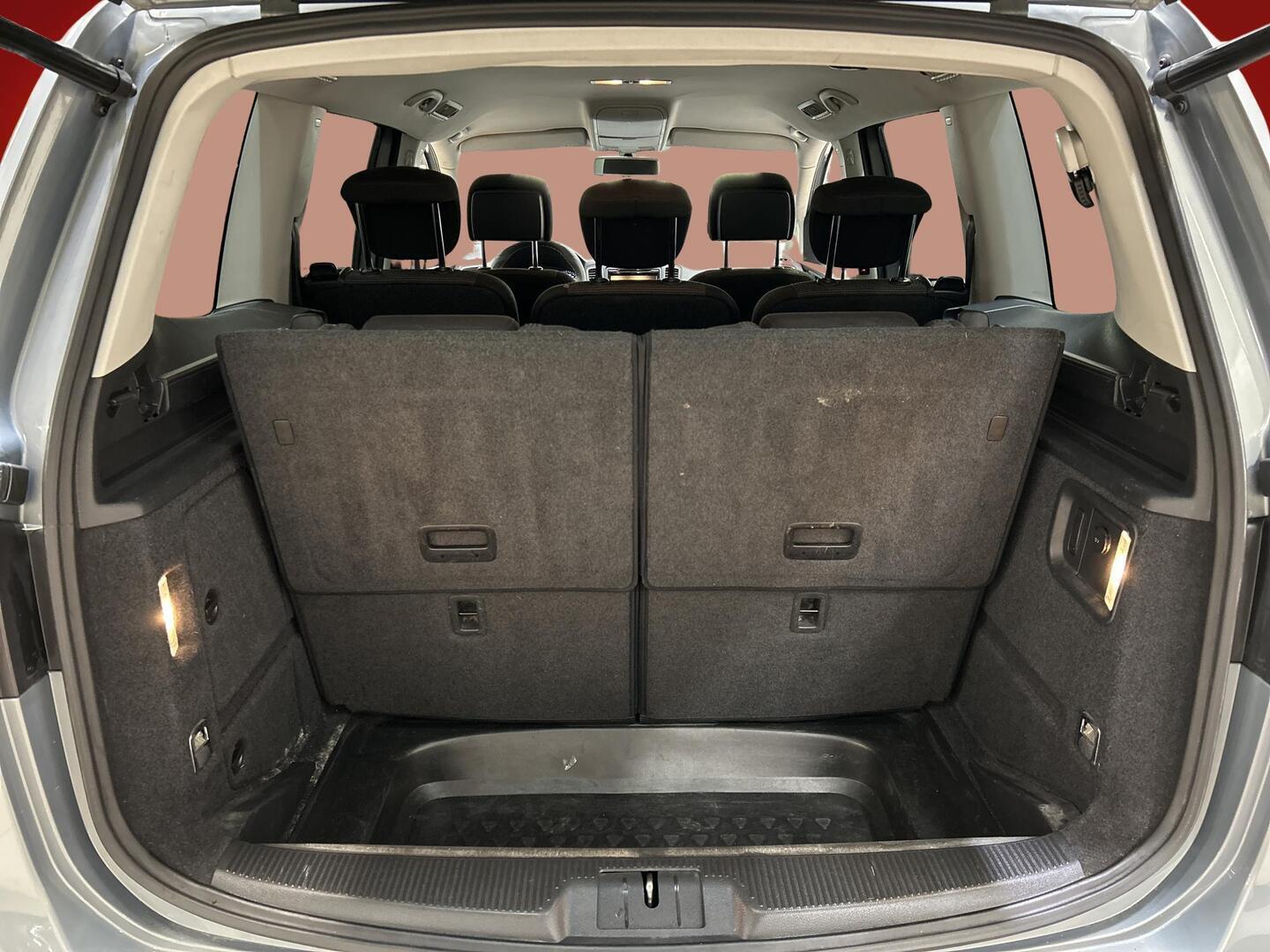 VOLKSWAGEN Sharan 2012