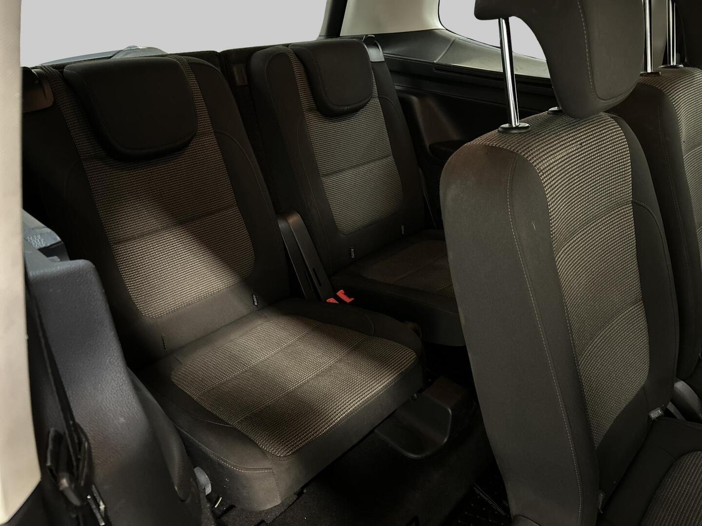 VOLKSWAGEN Sharan 2012