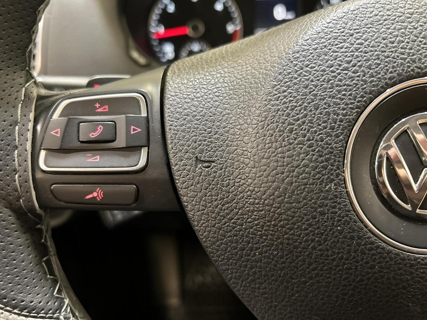 VOLKSWAGEN Sharan 2012