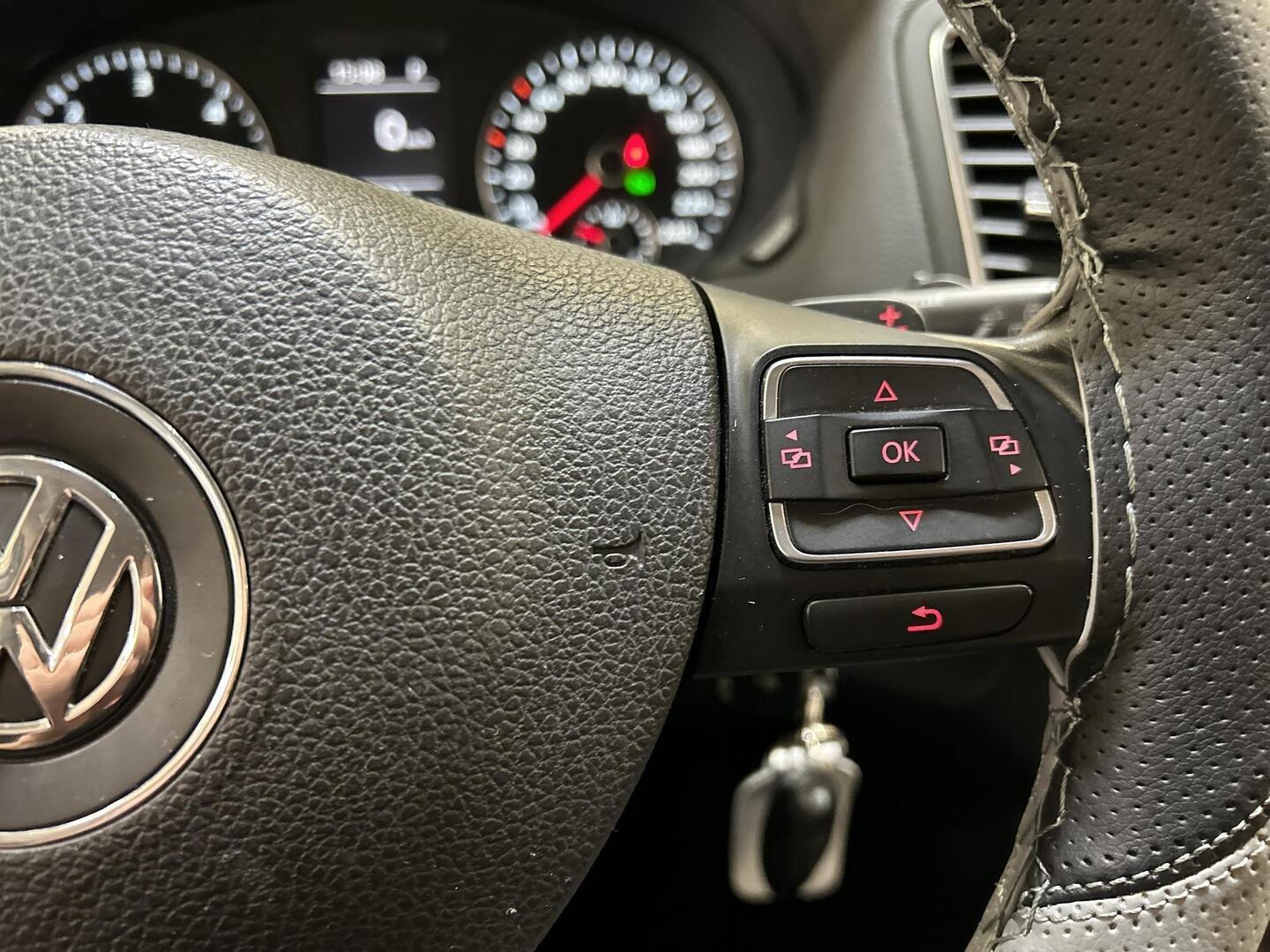 VOLKSWAGEN Sharan 2012
