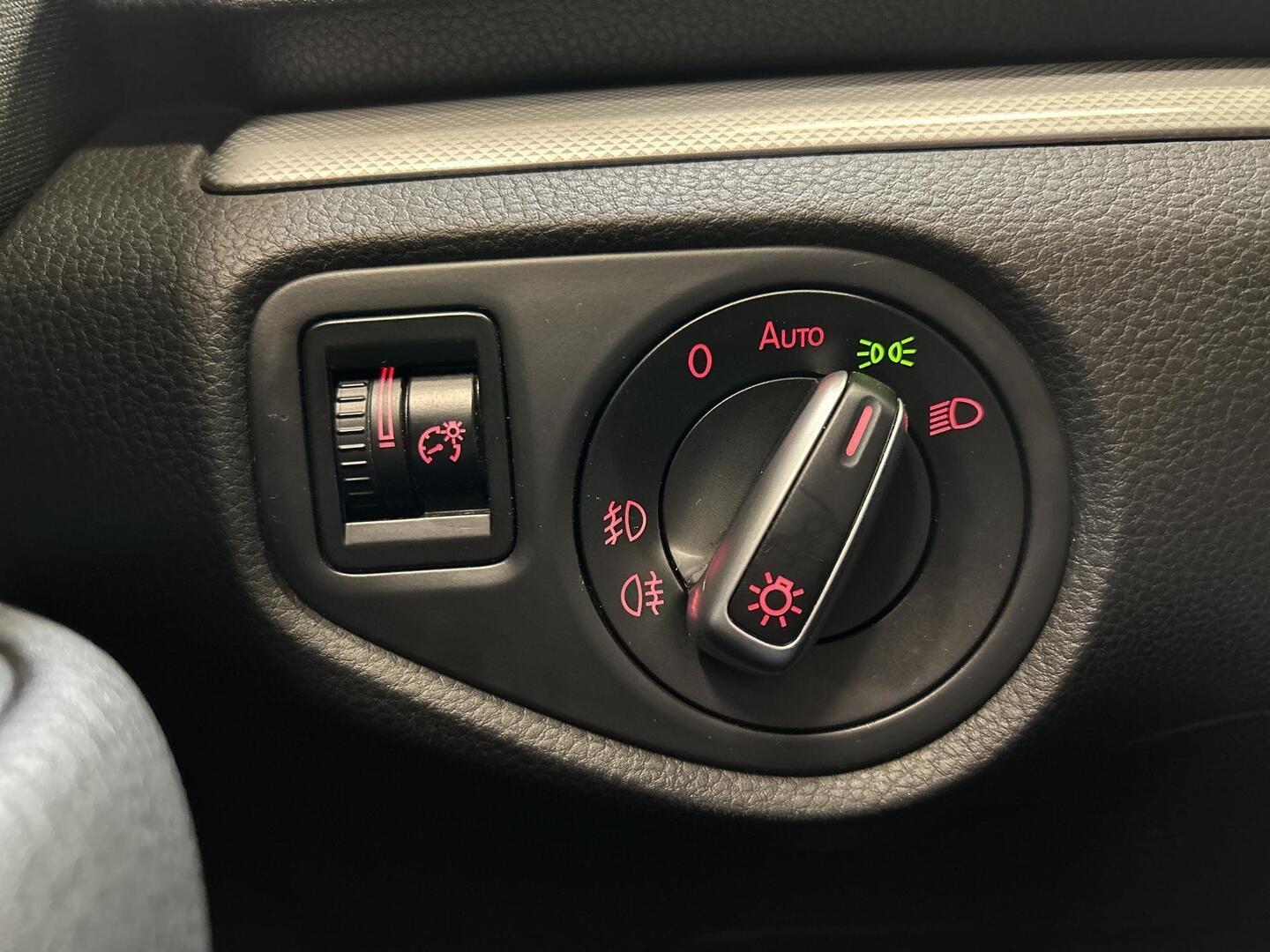 VOLKSWAGEN Sharan 2012