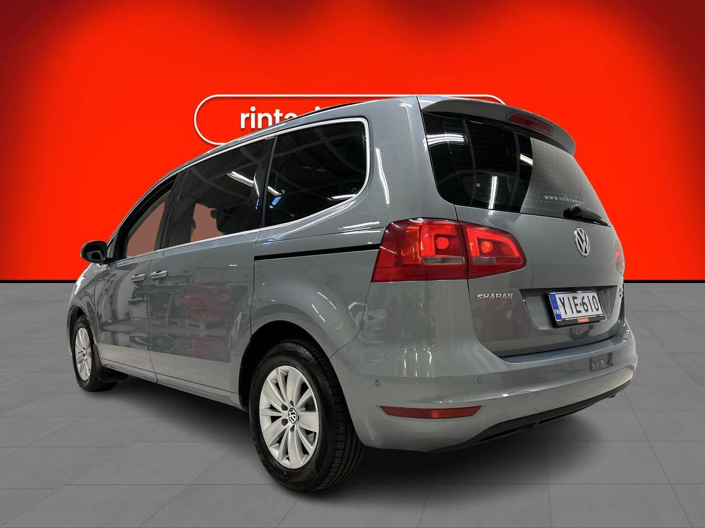 VOLKSWAGEN Sharan 2012
