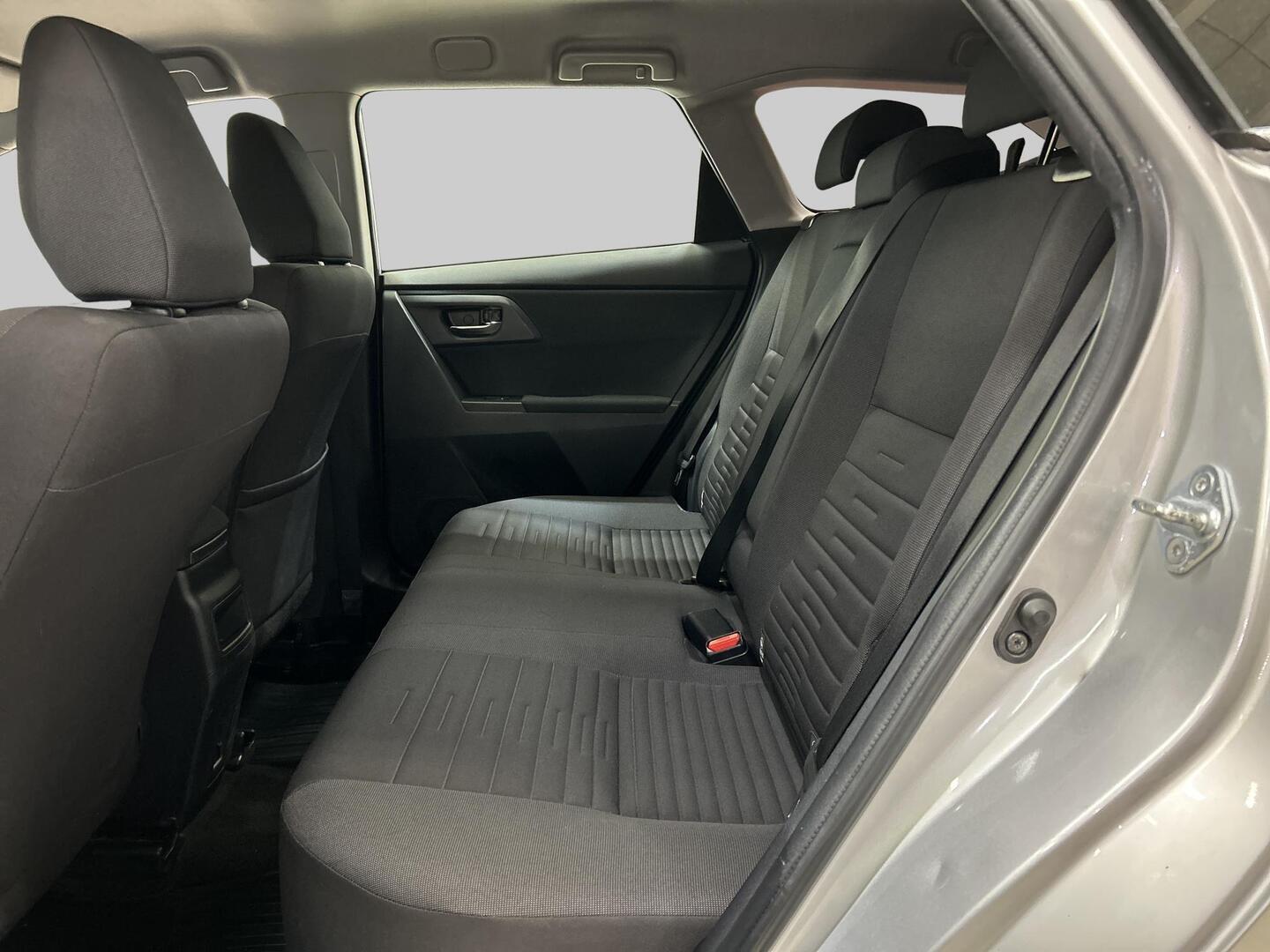 TOYOTA Auris 2015