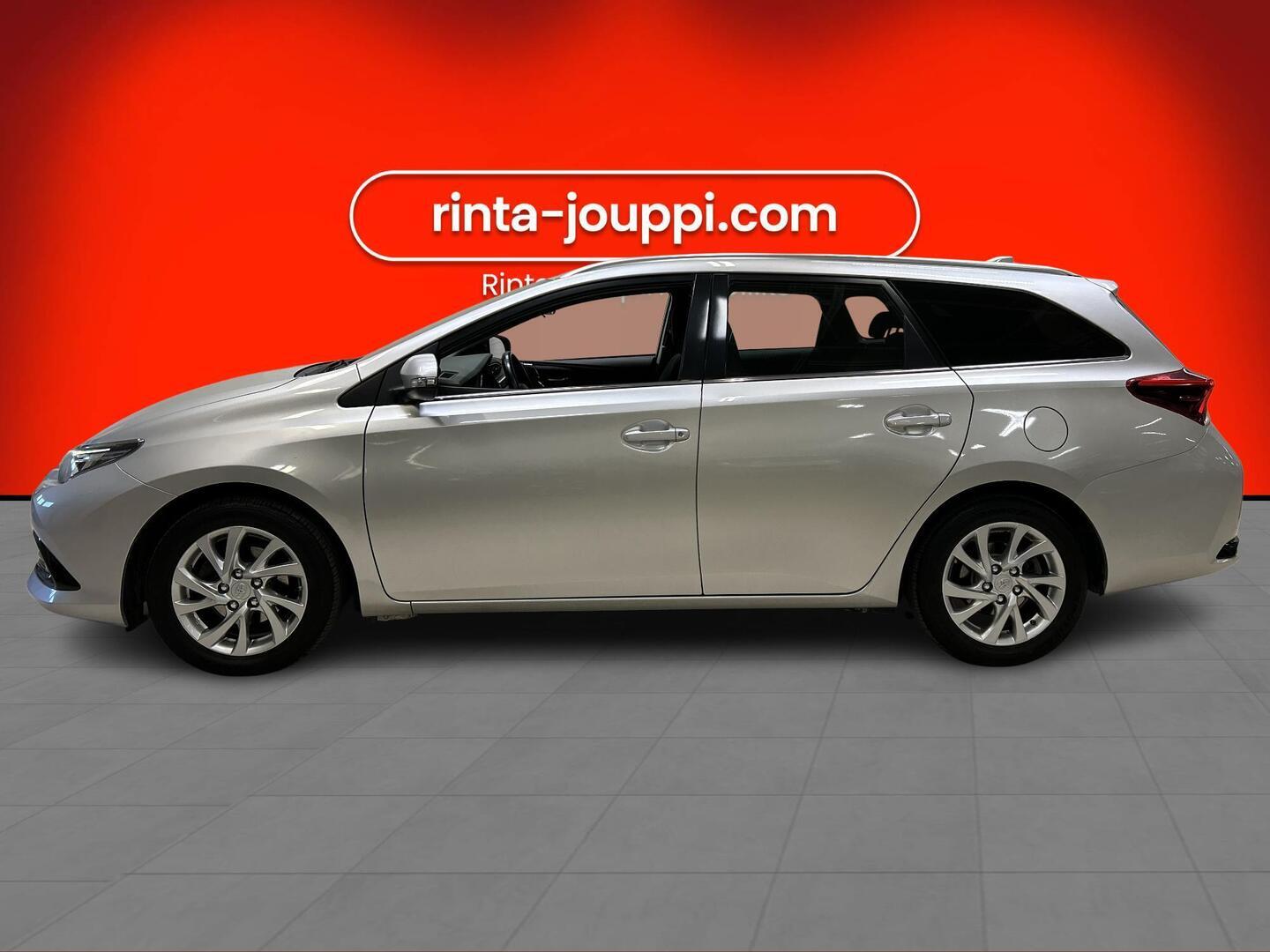 TOYOTA Auris 2015
