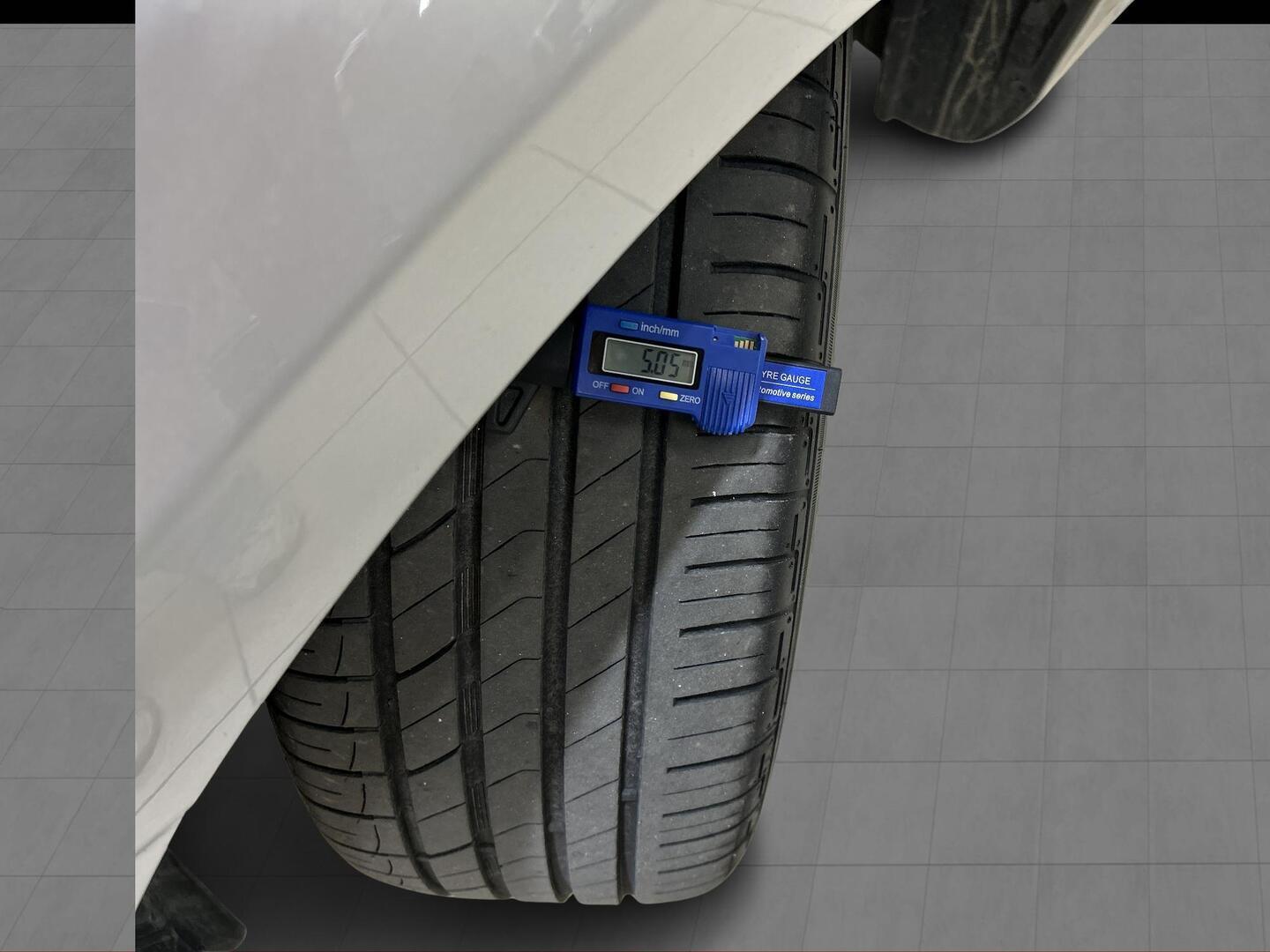 TOYOTA Auris 2015