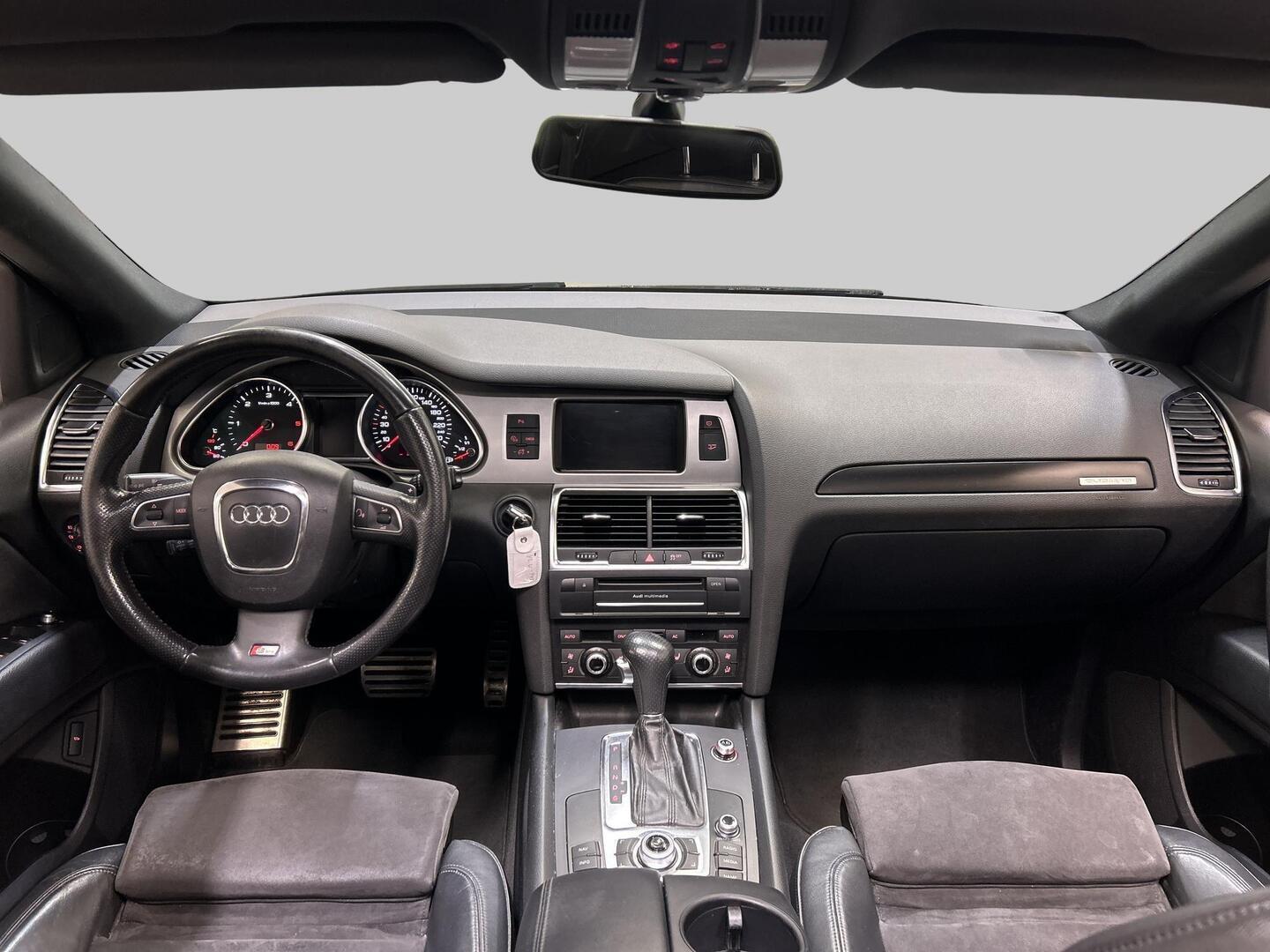 AUDI Q7 2011