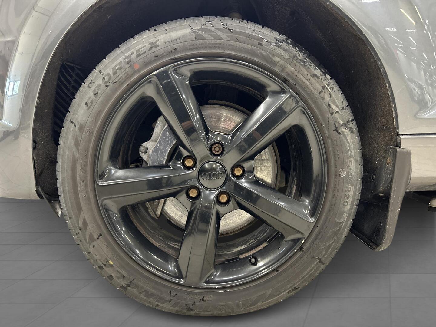 AUDI Q7 2011
