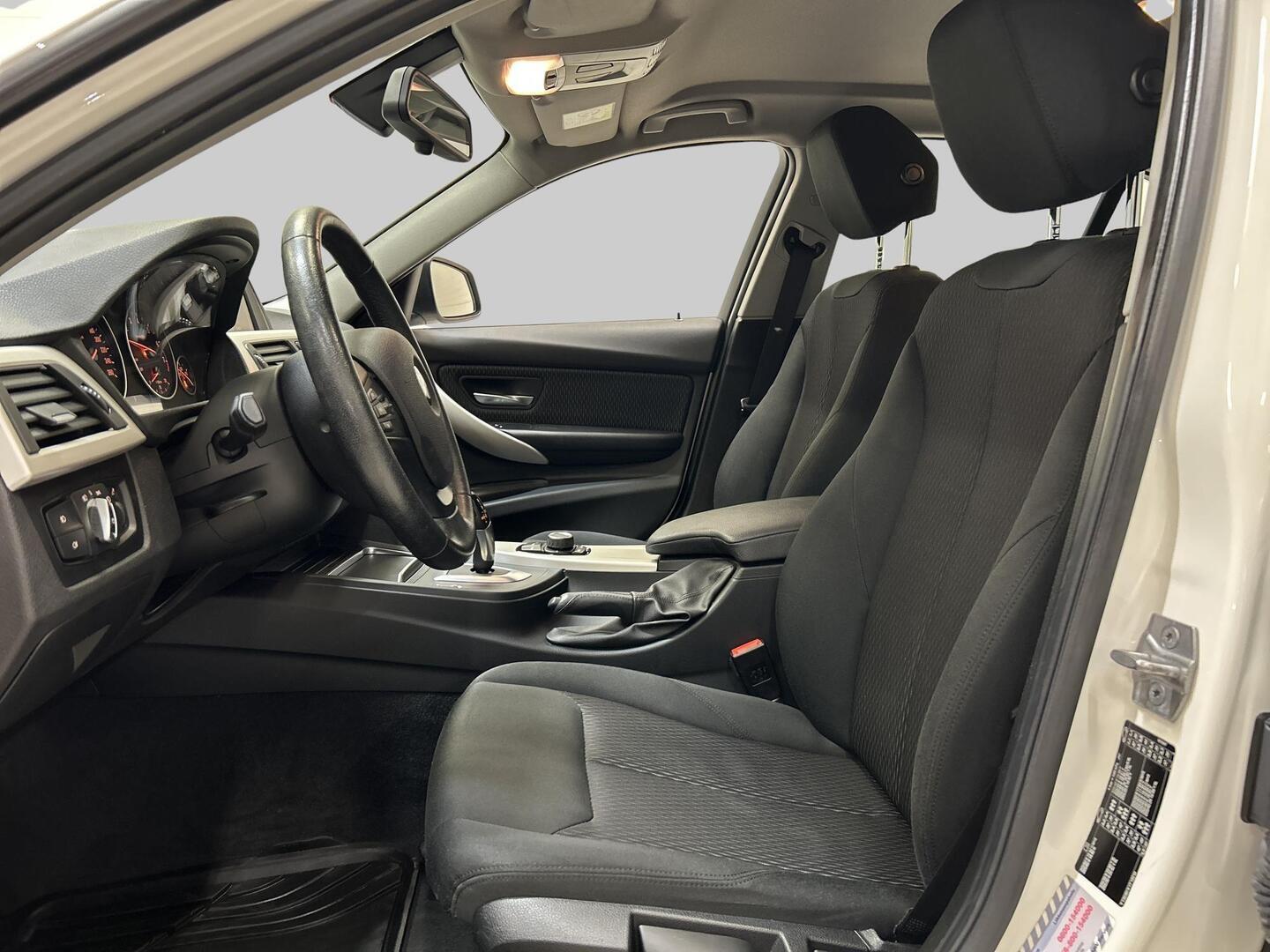 BMW 318 2017