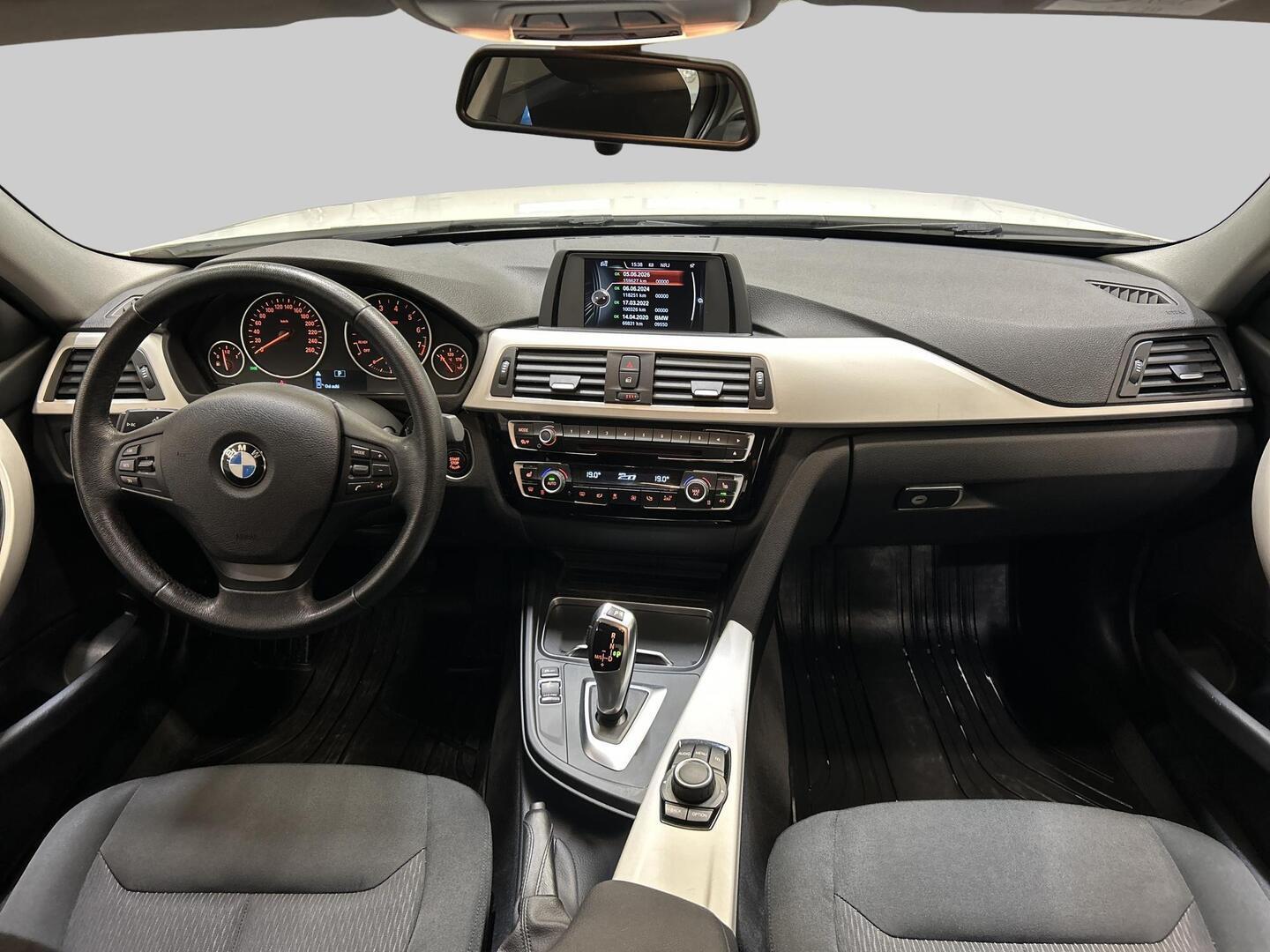 BMW 318 2017