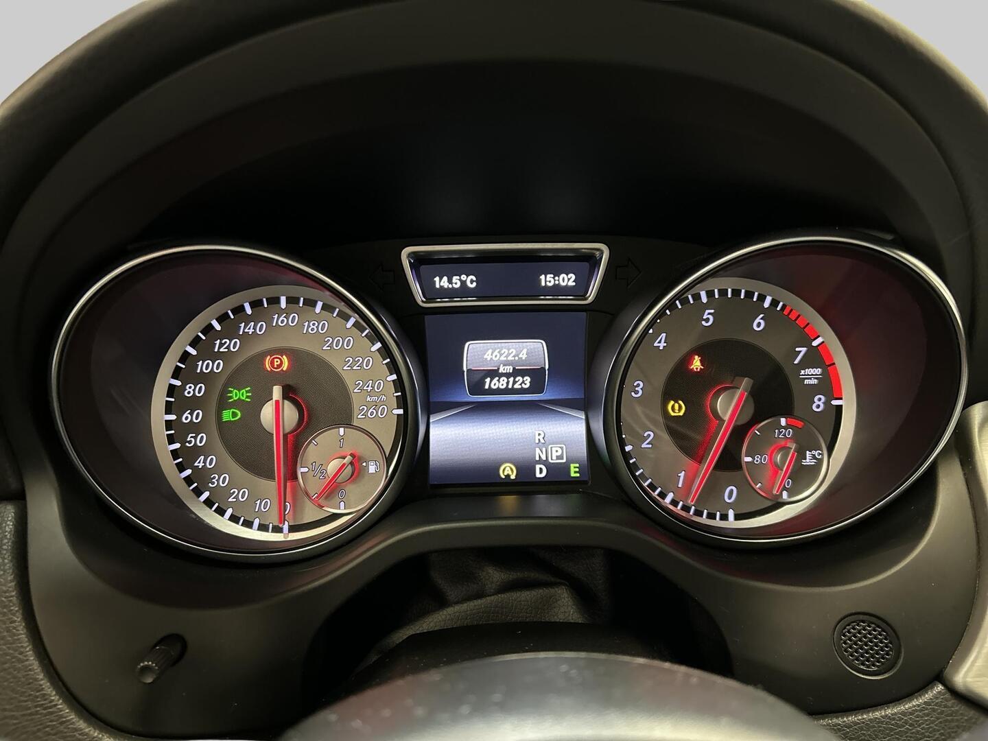 MERCEDES-BENZ CLA 2015