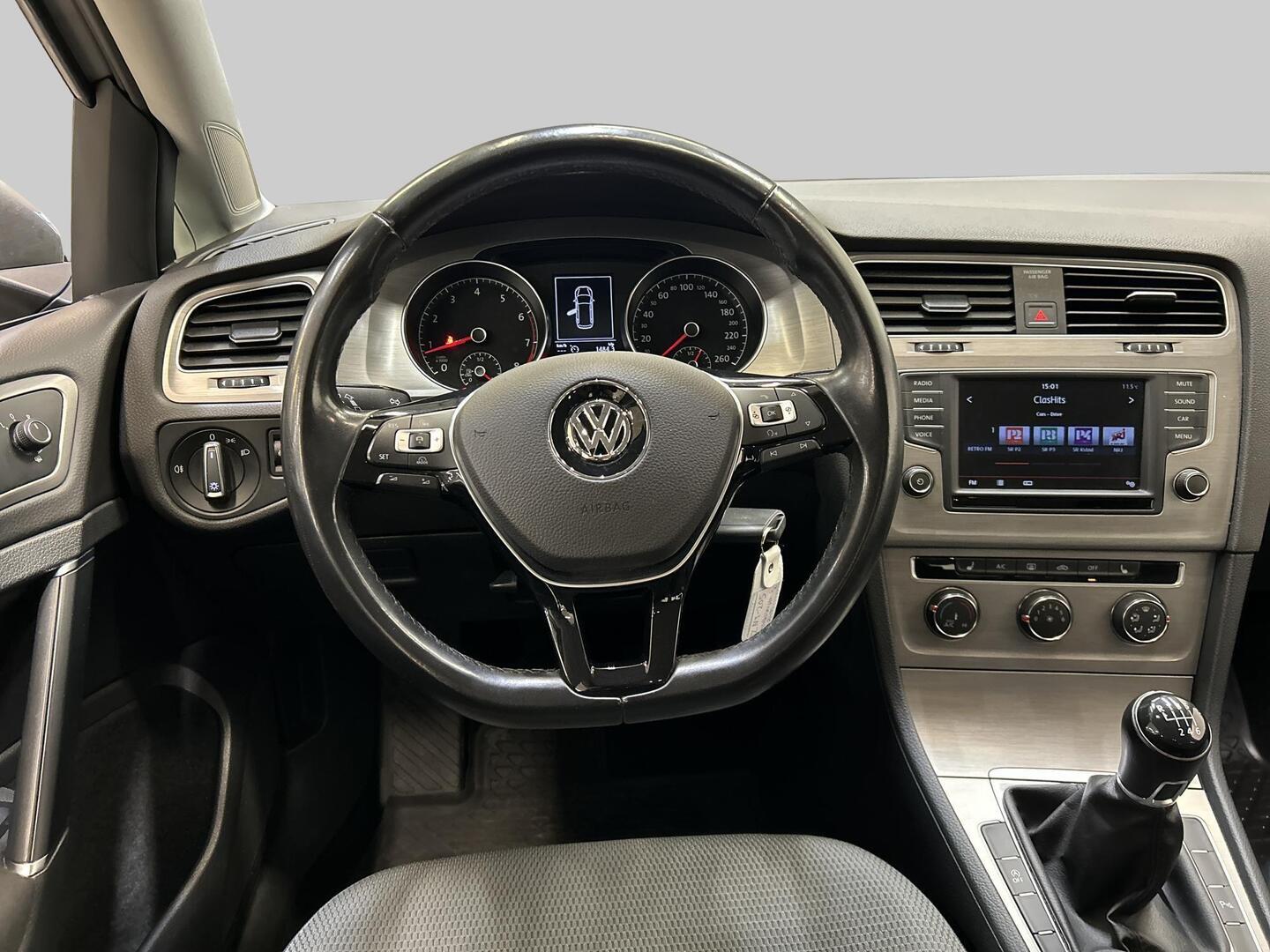 VOLKSWAGEN Golf 2016