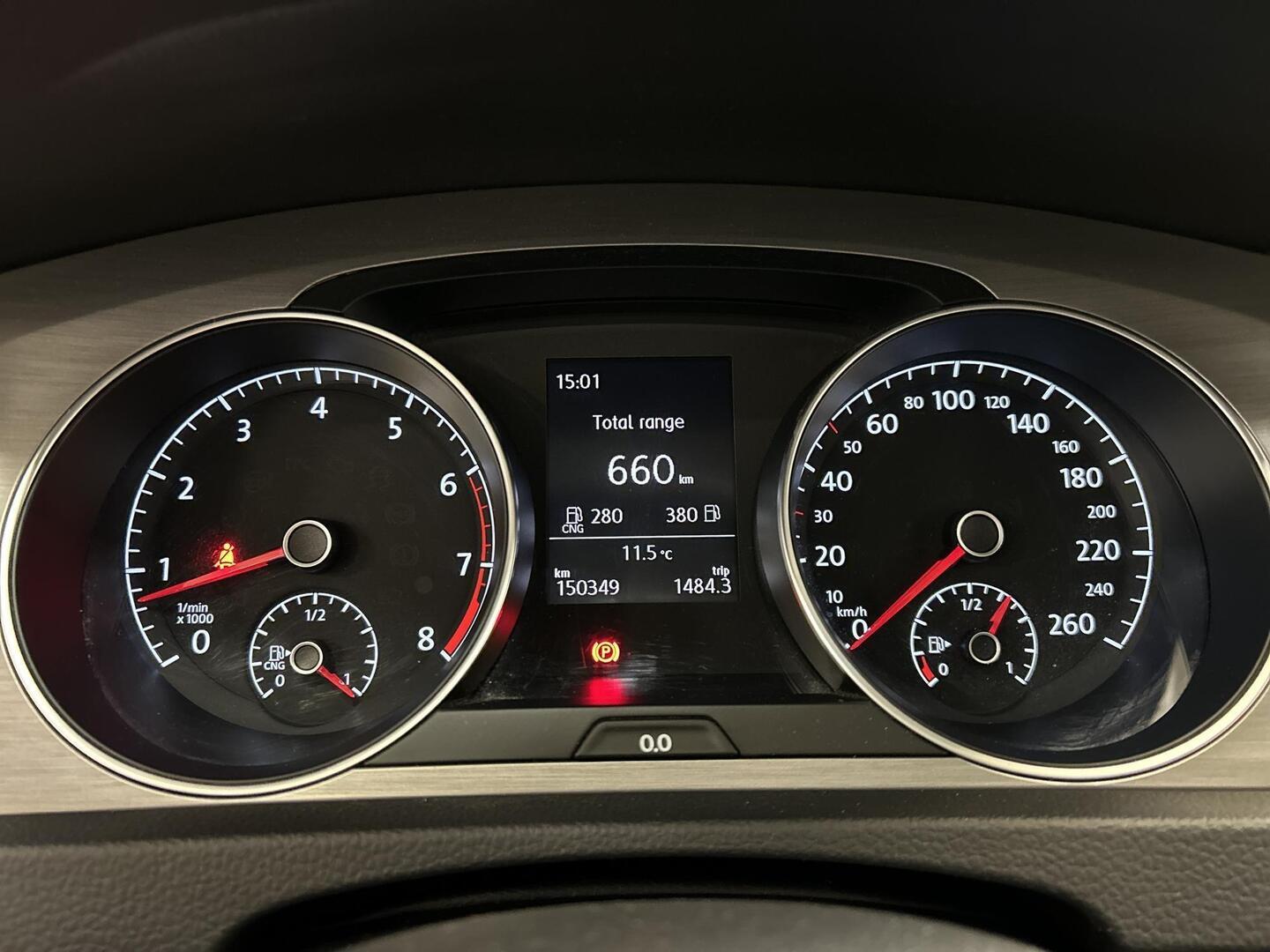 VOLKSWAGEN Golf 2016