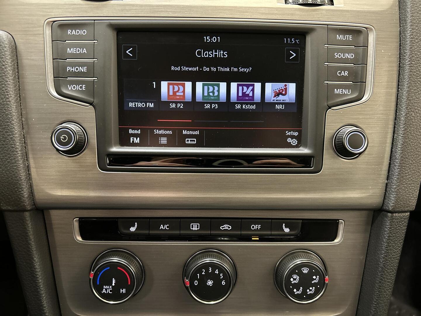 VOLKSWAGEN Golf 2016