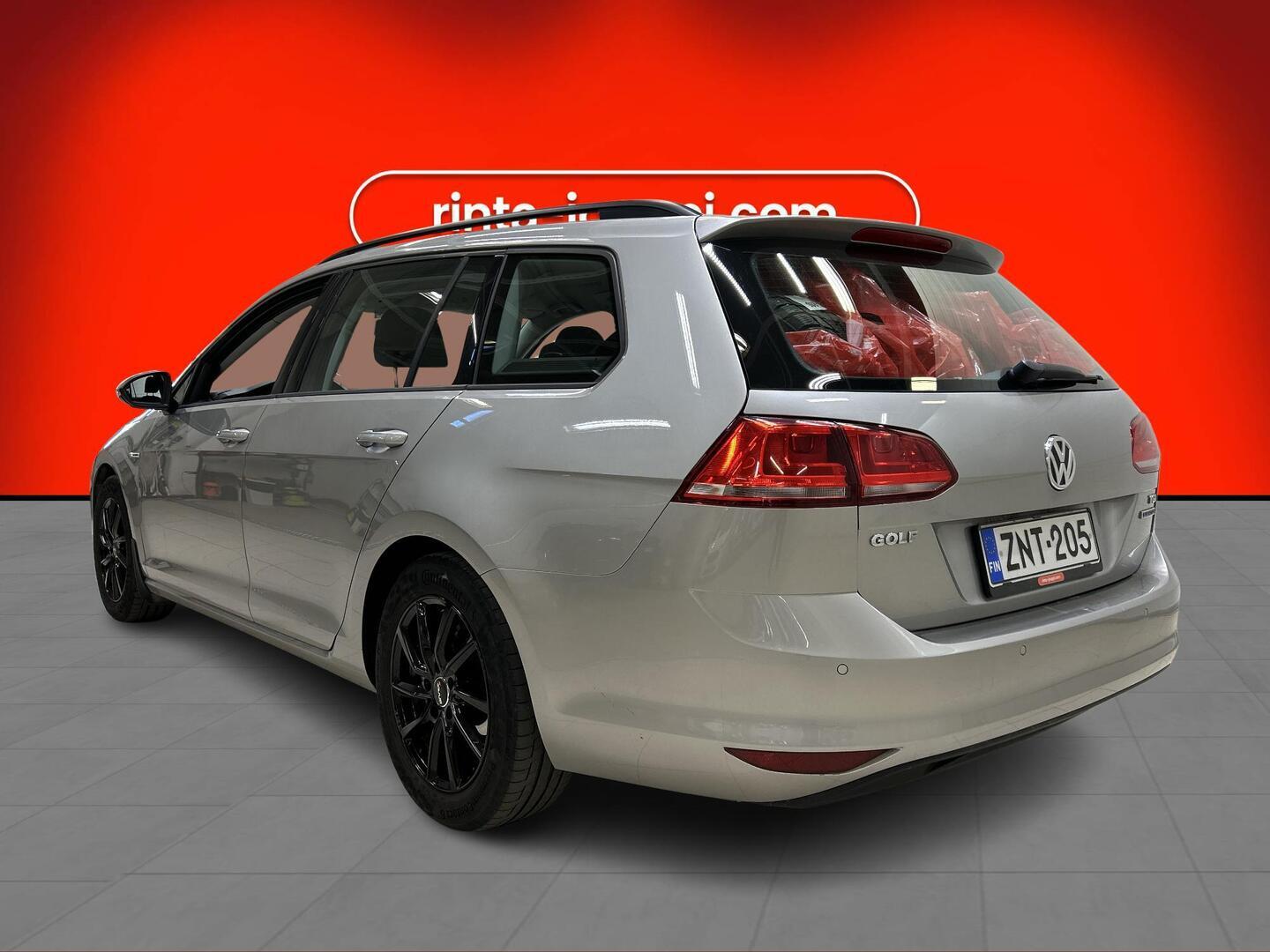 VOLKSWAGEN Golf 2016