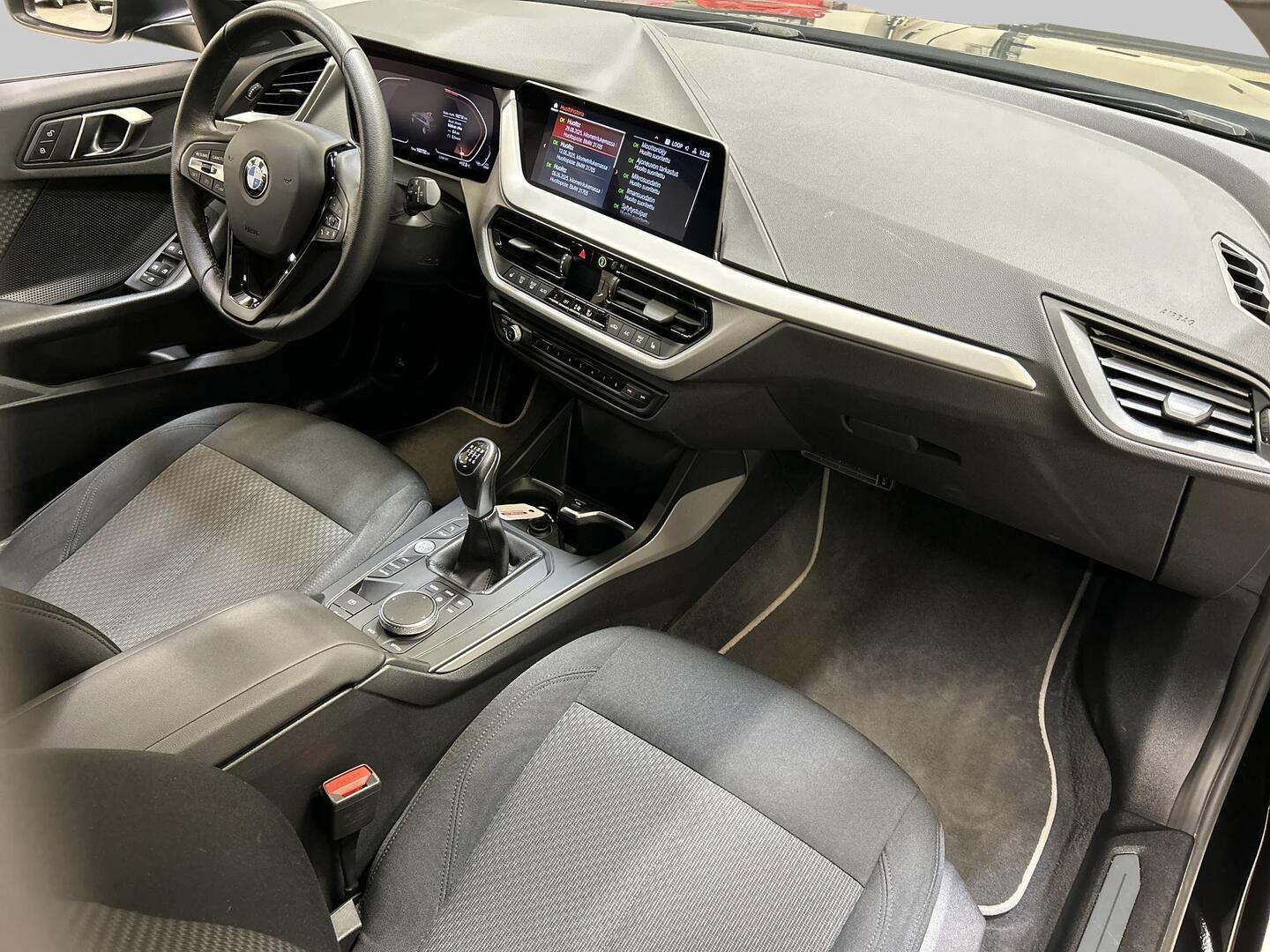 BMW 118 2023