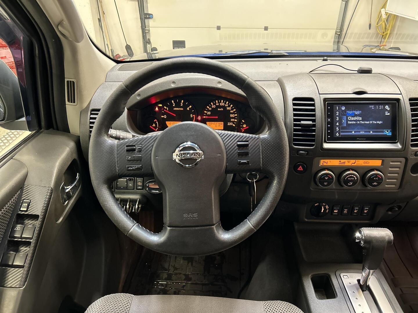NISSAN Navara 2008