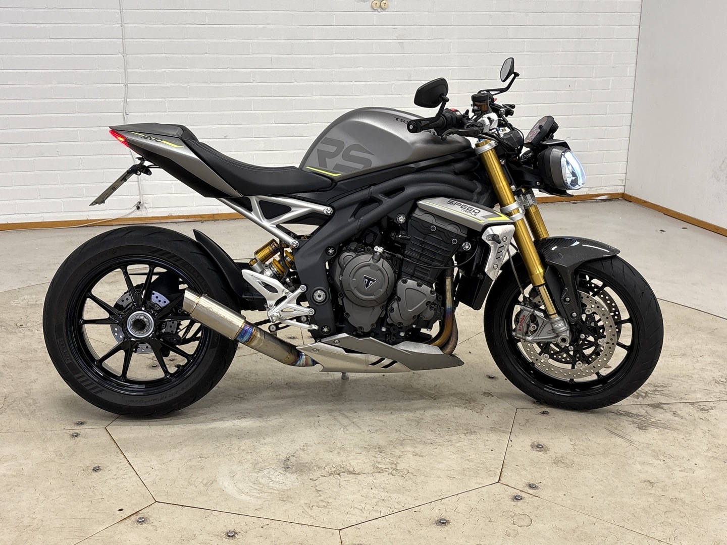 TRIUMPH SPEED TRIPLE 2021