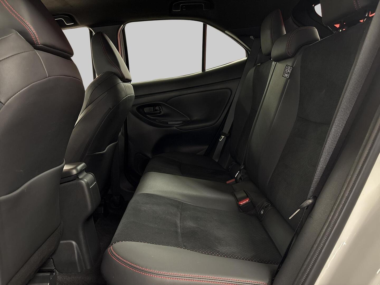 TOYOTA YARIS CROSS 2023