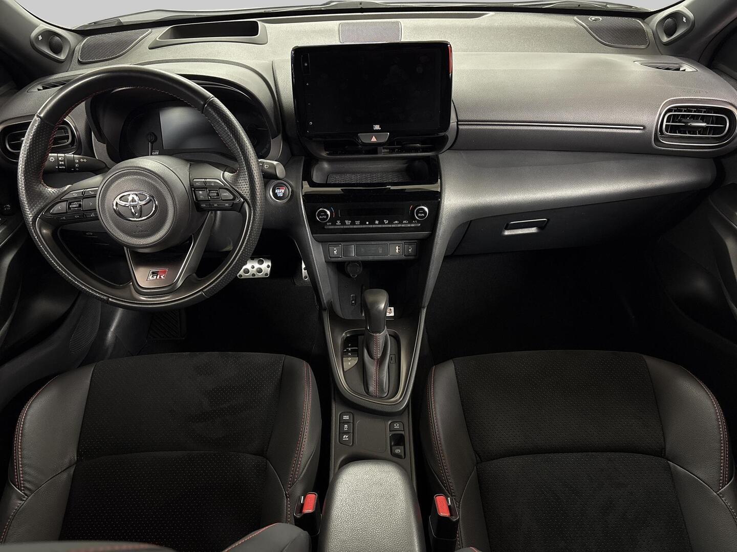 TOYOTA YARIS CROSS 2023