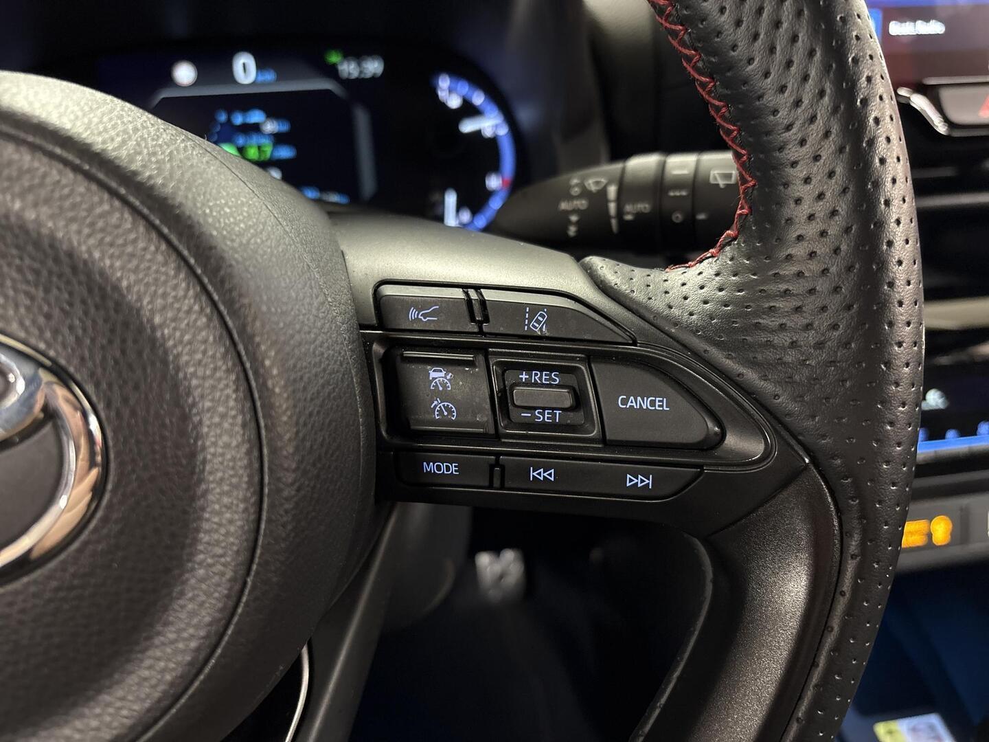 TOYOTA YARIS CROSS 2023