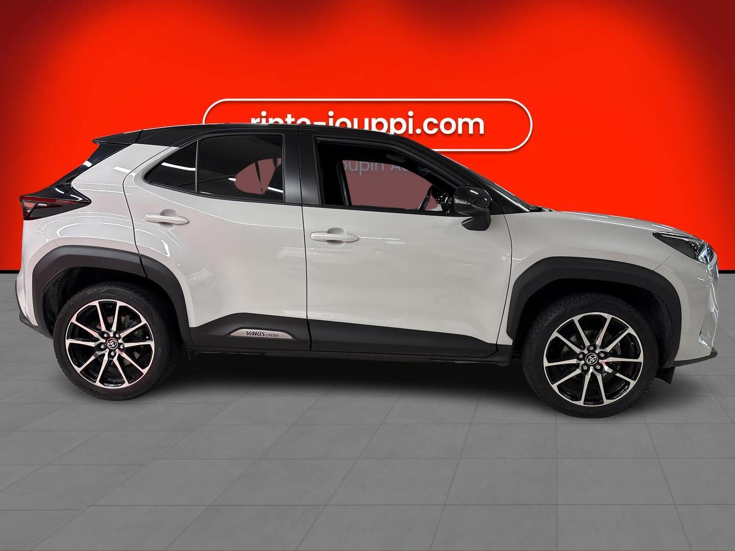 TOYOTA YARIS CROSS 2023